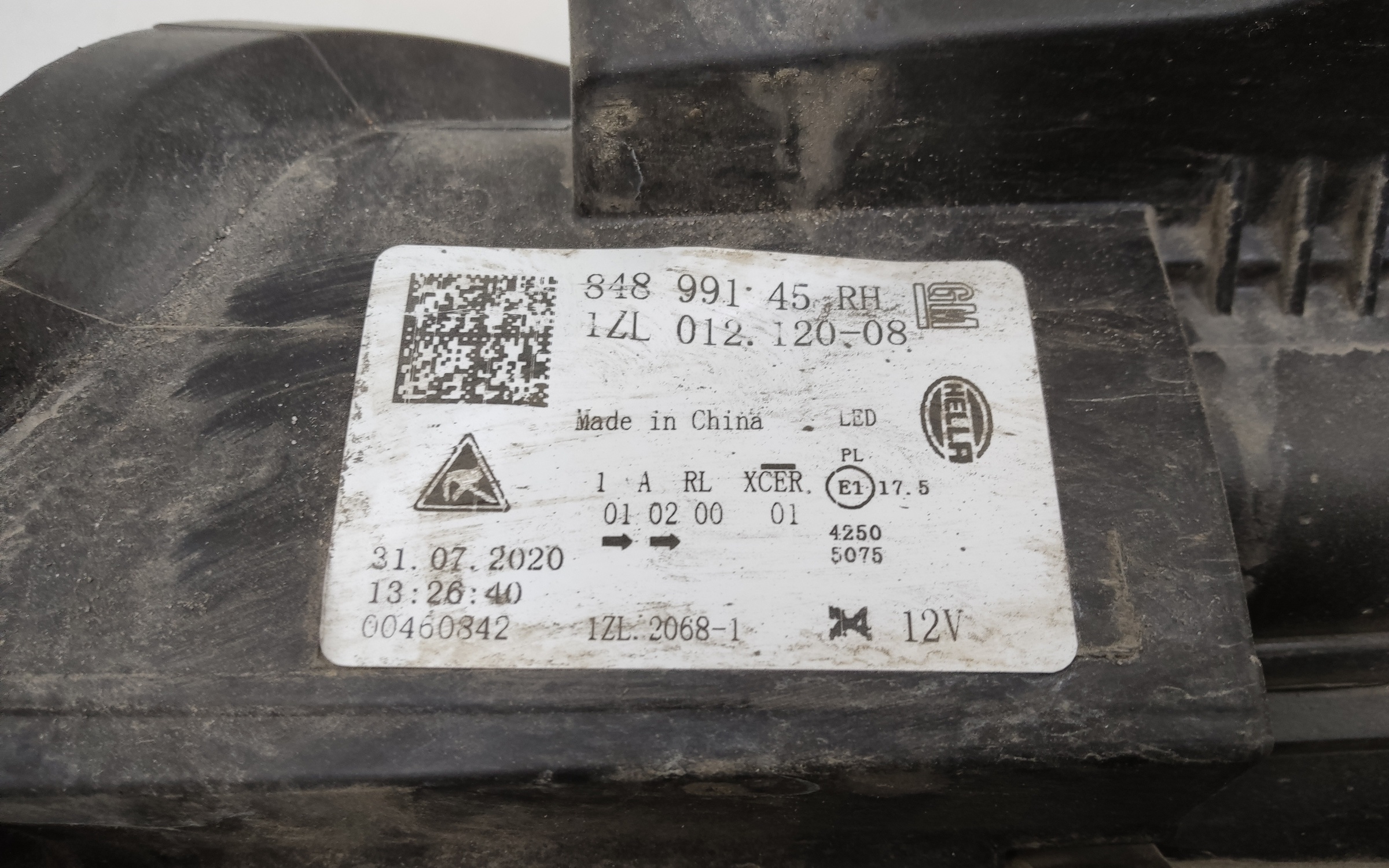 Фара передняя правая Cadillac XT5 2 LED