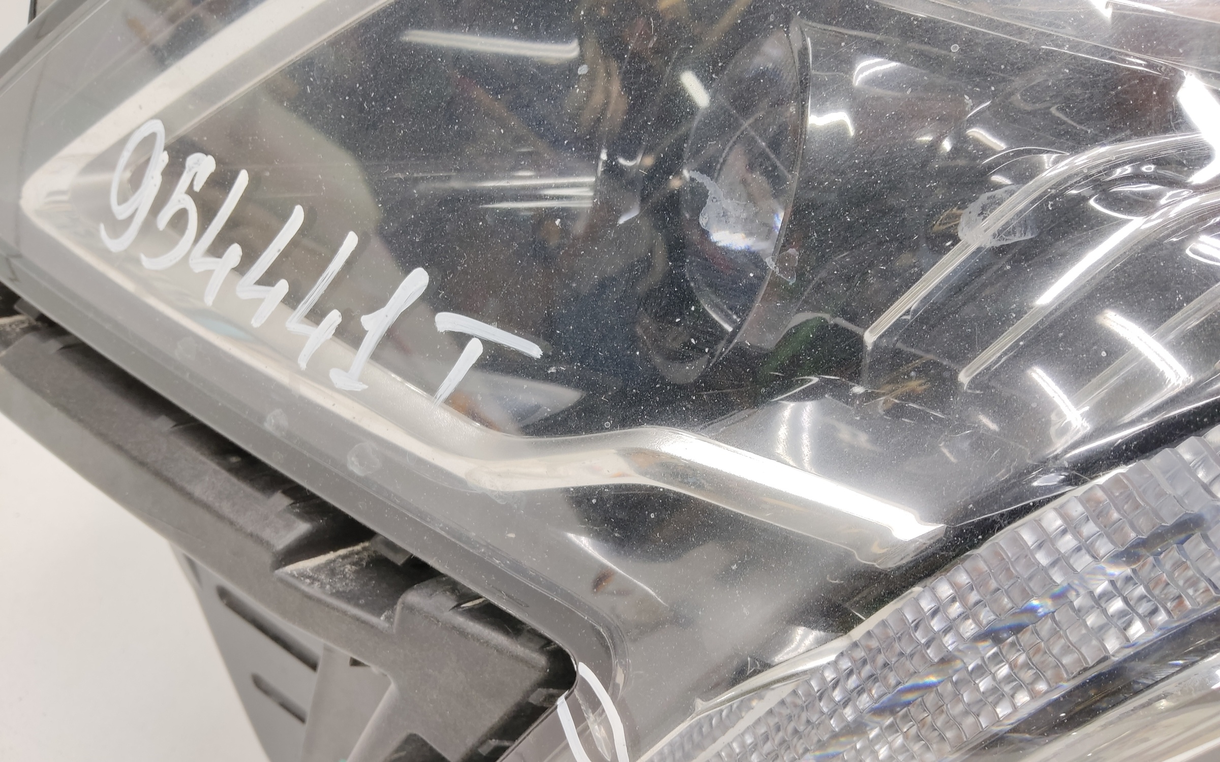 Фара передняя левая Cadillac XT5 2 LED