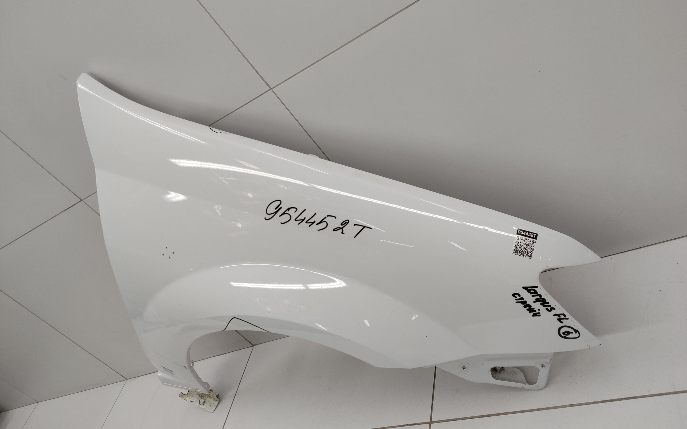 Крыло переднее правое Lada Largus 1 Restail