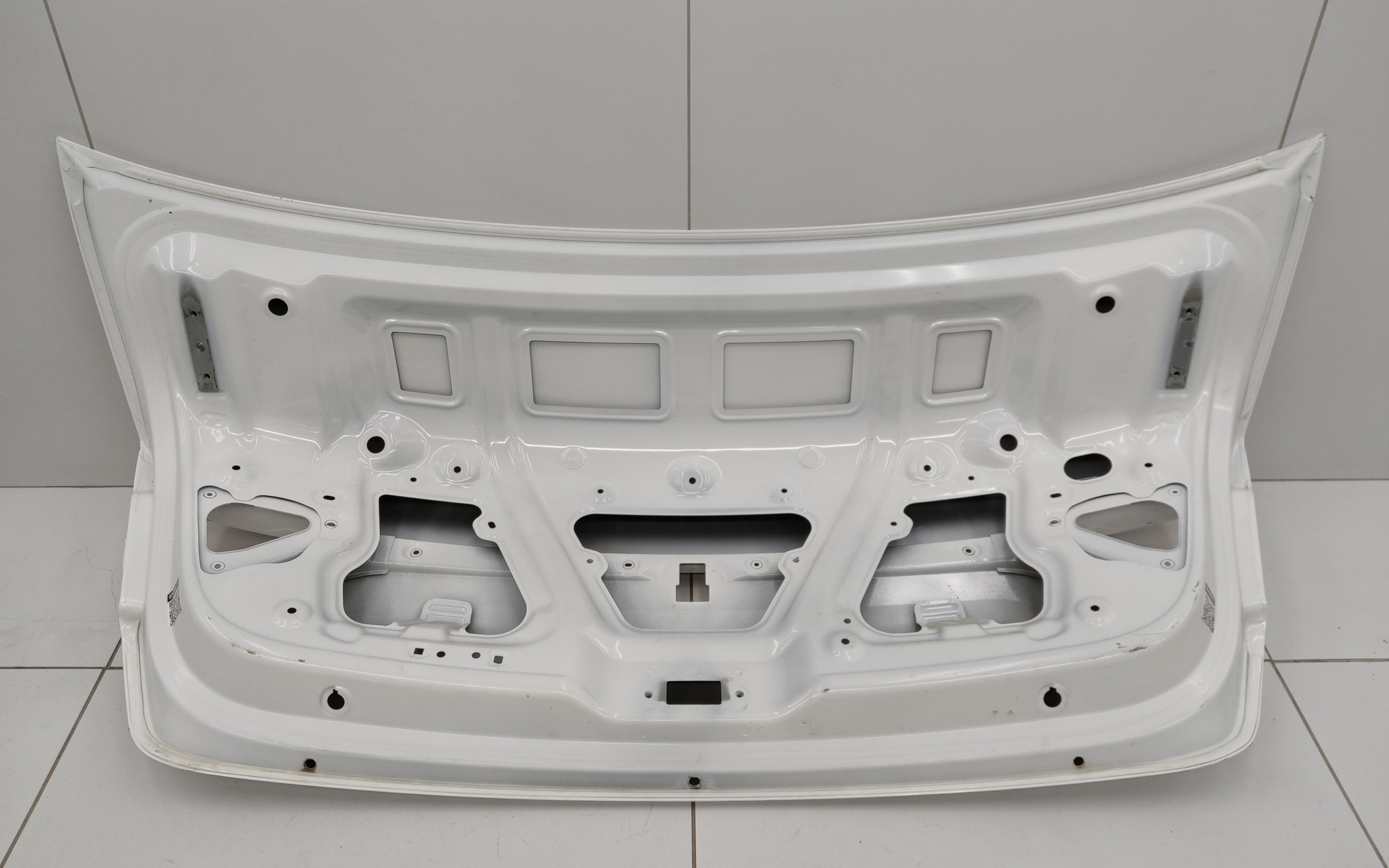 Крышка багажника Kia Rio 4 Sedan Restail под камеру не под эмблему