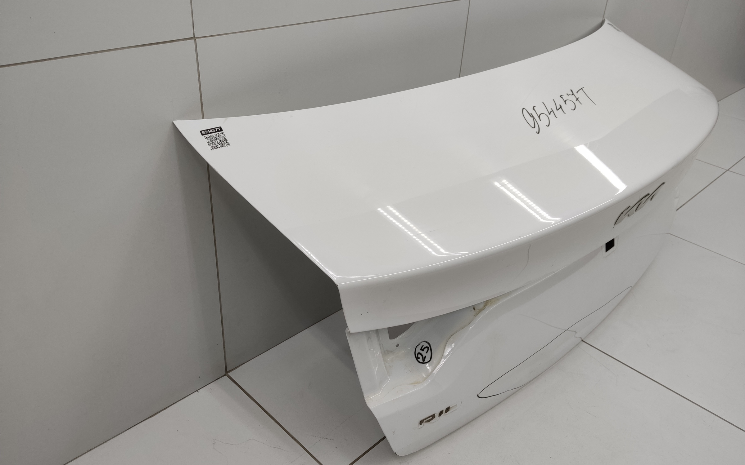 Крышка багажника Kia Rio 4 Sedan Restail под камеру не под эмблему