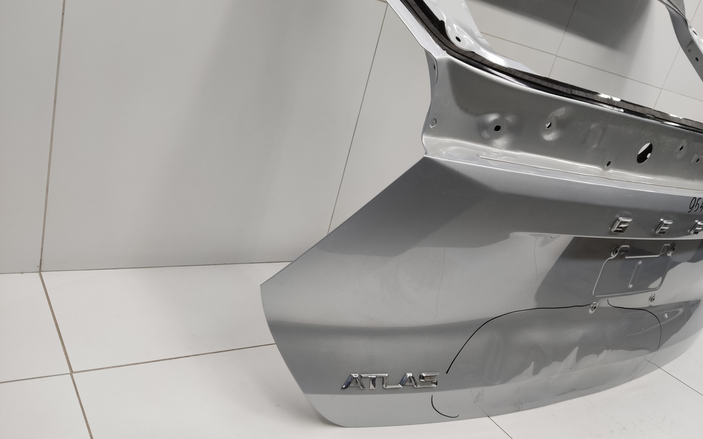 Крышка багажника Geely Atlas 2