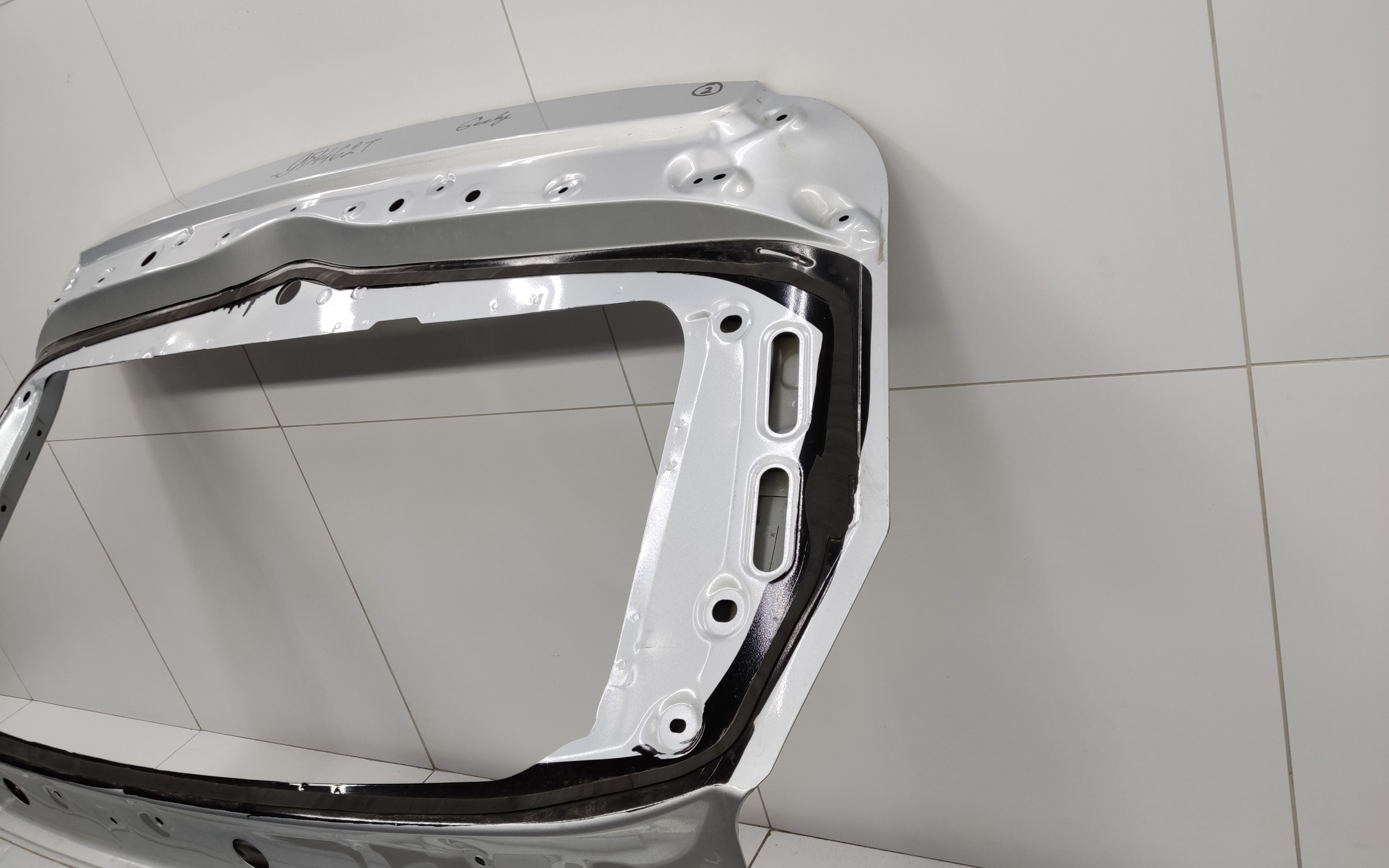 Крышка багажника Geely Atlas 2