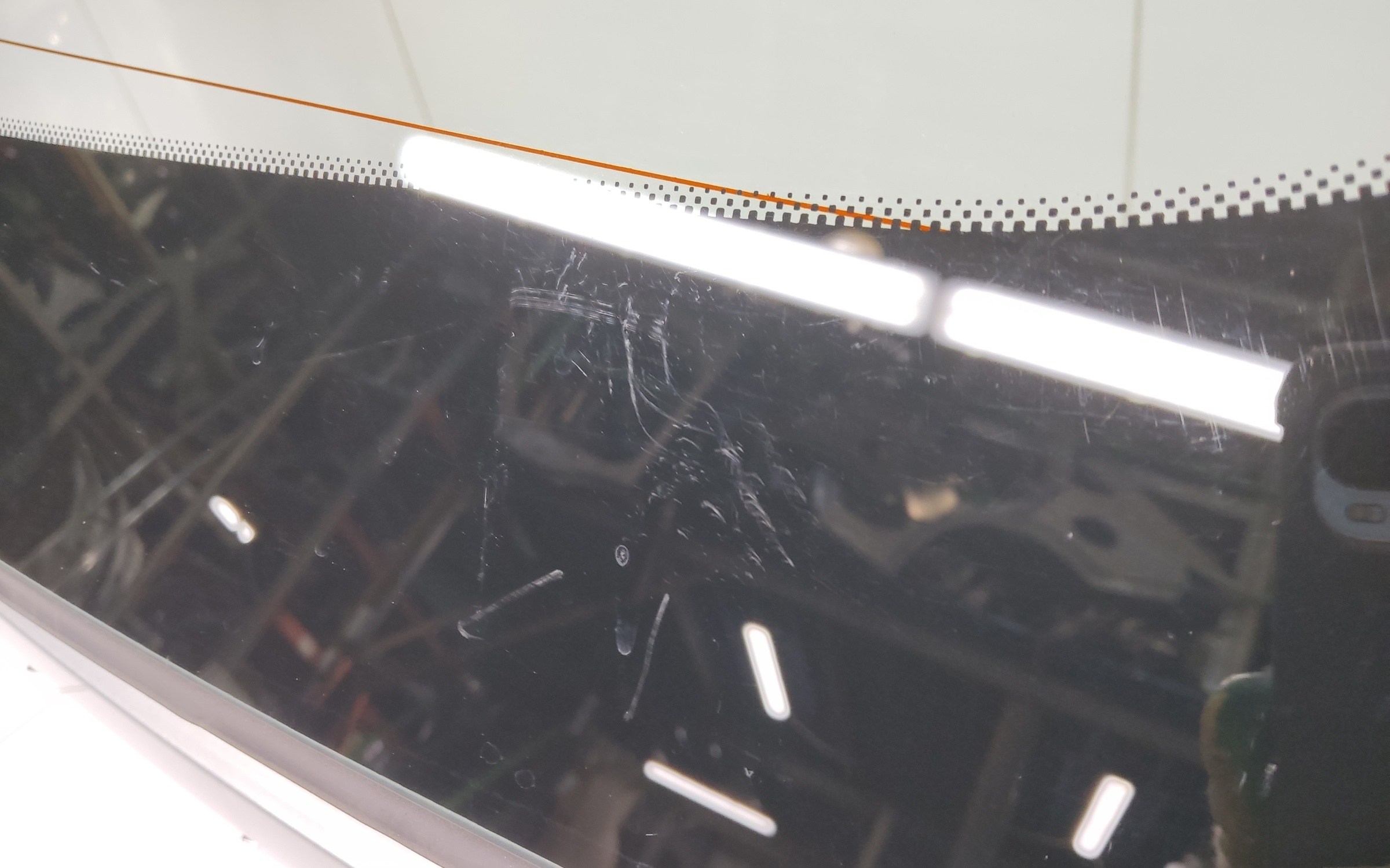 Стекло крышки багажника Geely Atlas 2