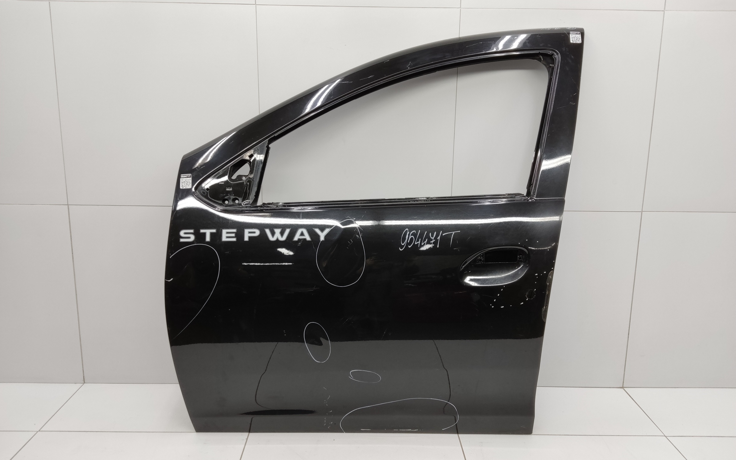 Дверь передняя левая Renault Logan 2 / Sandero 2 Stepway