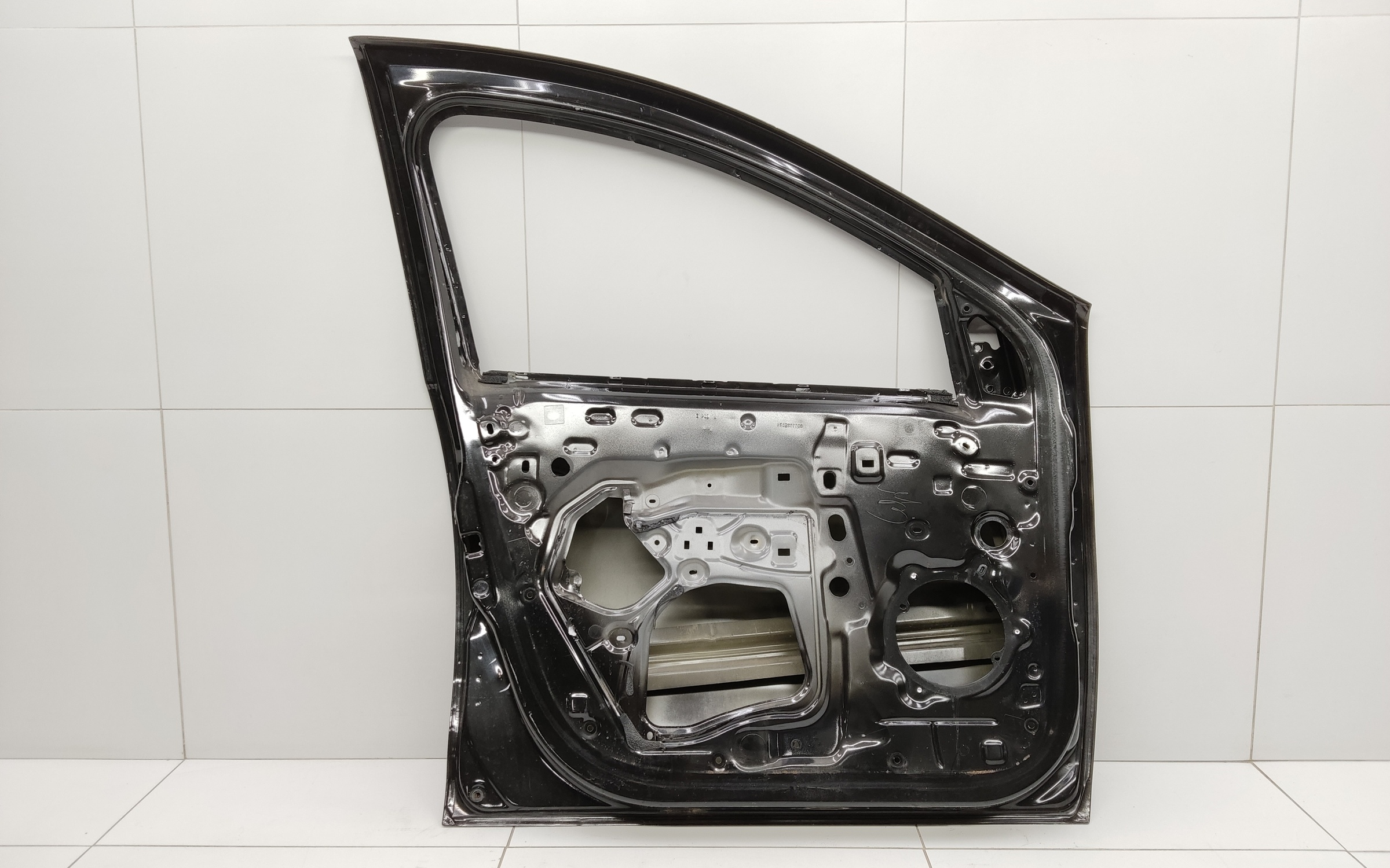 Дверь передняя левая Renault Logan 2 / Sandero 2 Stepway