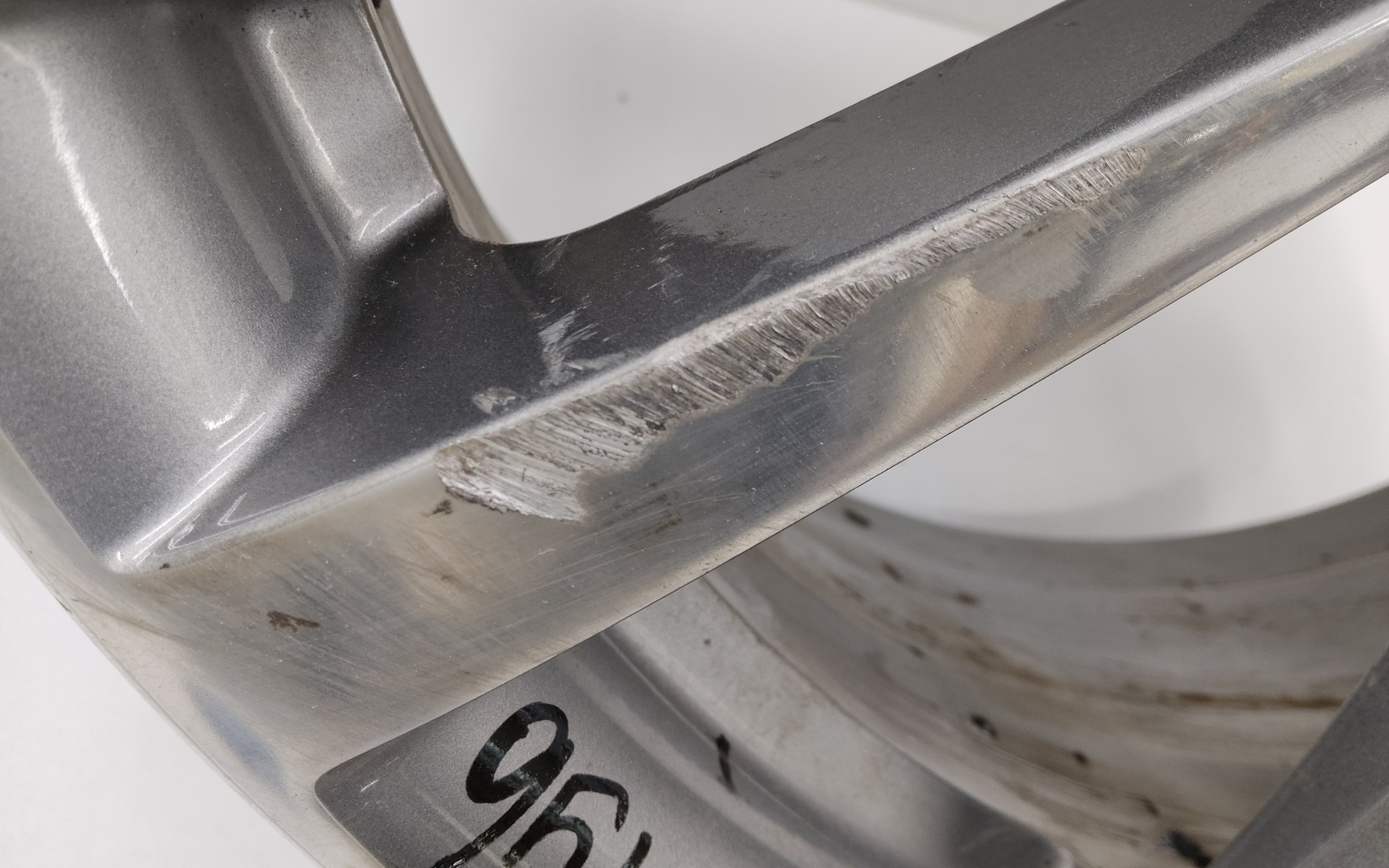 Диск колеса литой Cadillac XT5 R20