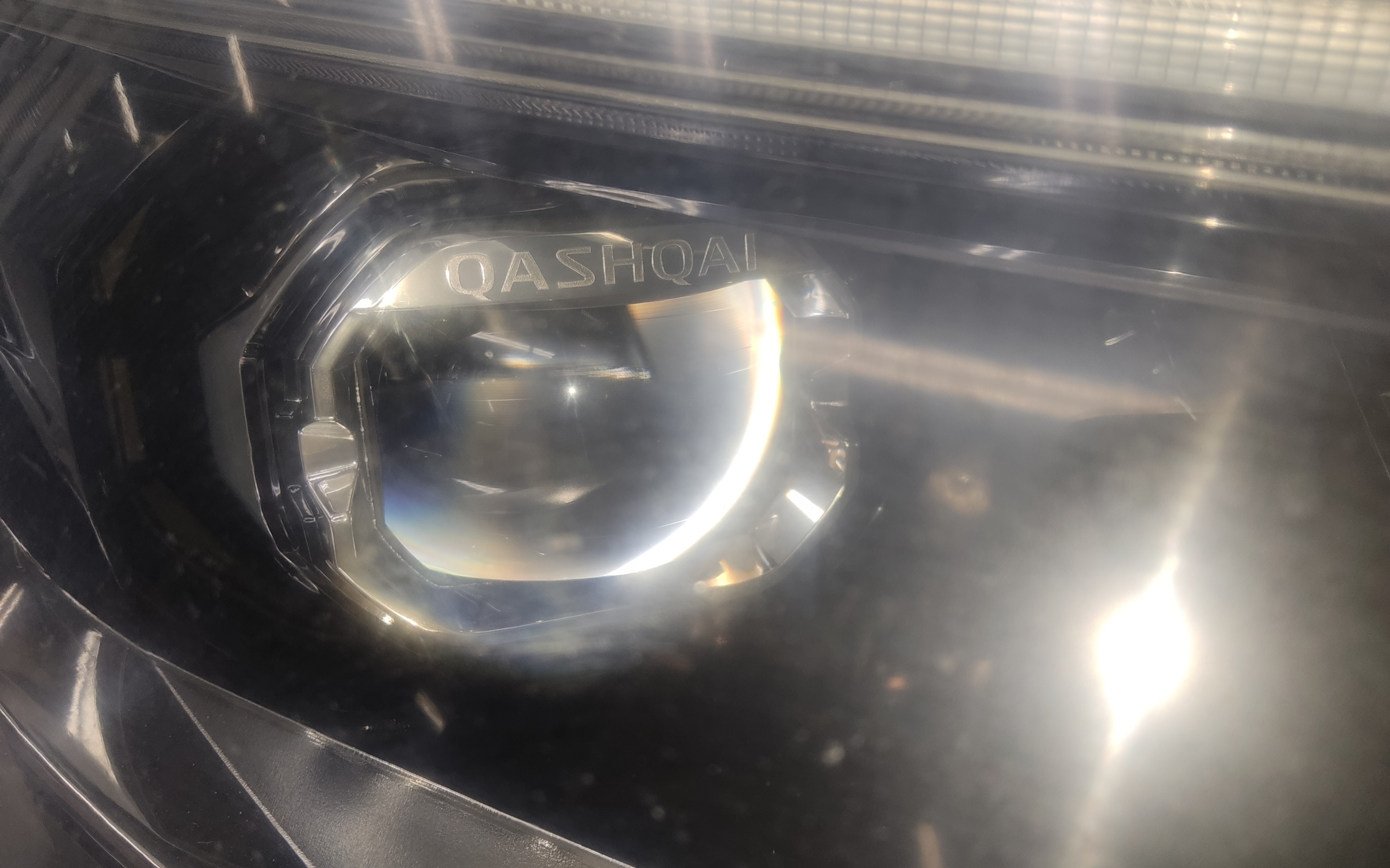 Фара передняя правая Nissan Qashqai 2 Restail LED