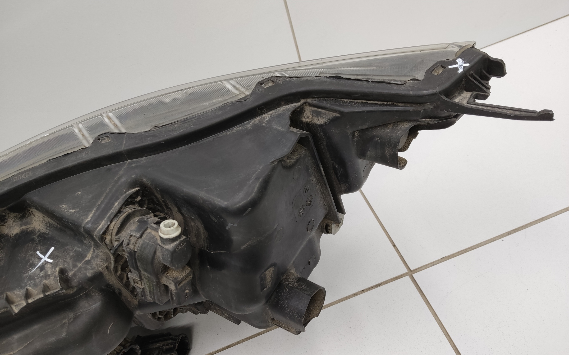 Фара передняя правая Nissan Qashqai 2 Restail LED