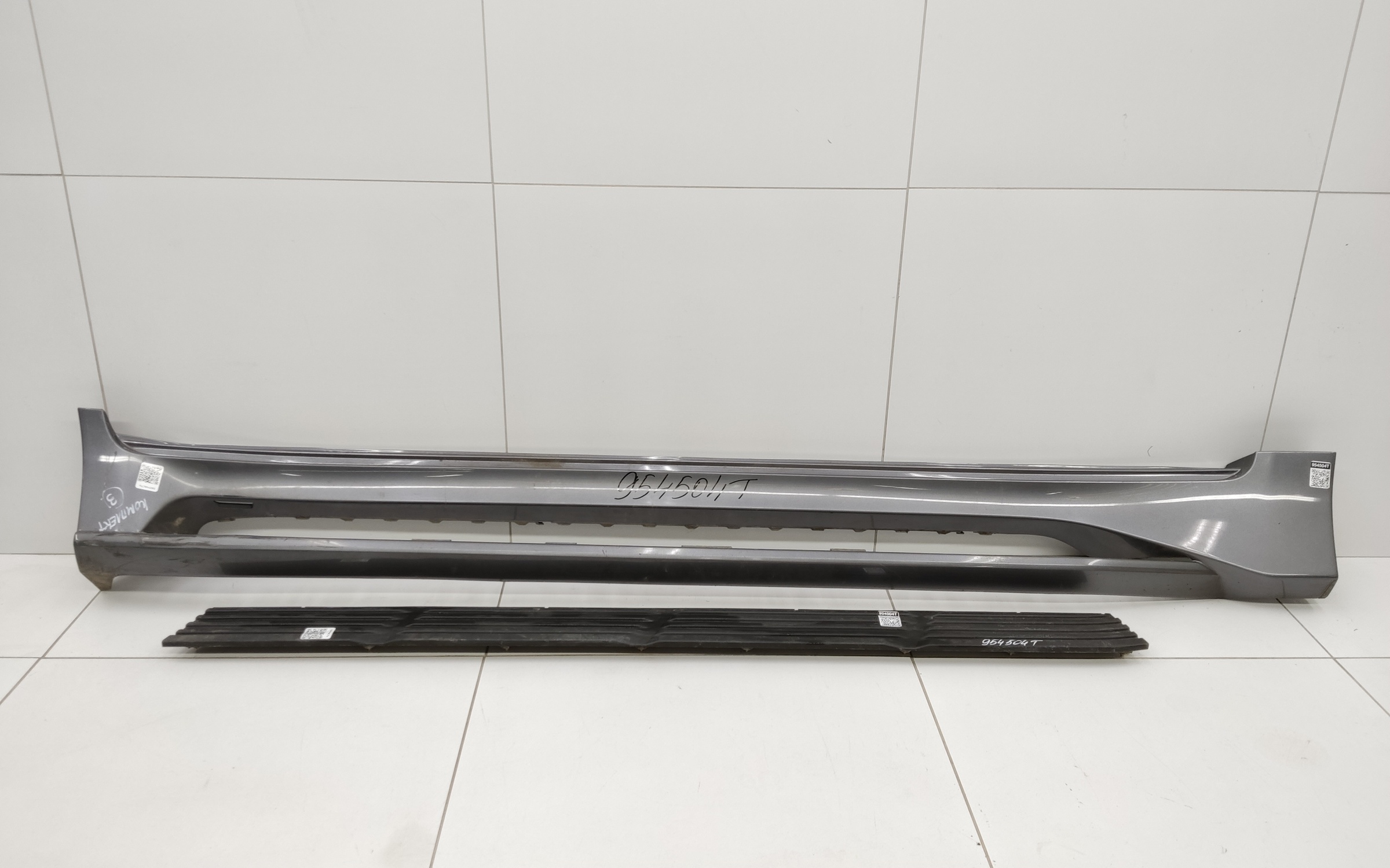 Накладка порога правого Lexus LX 3 Restail 2