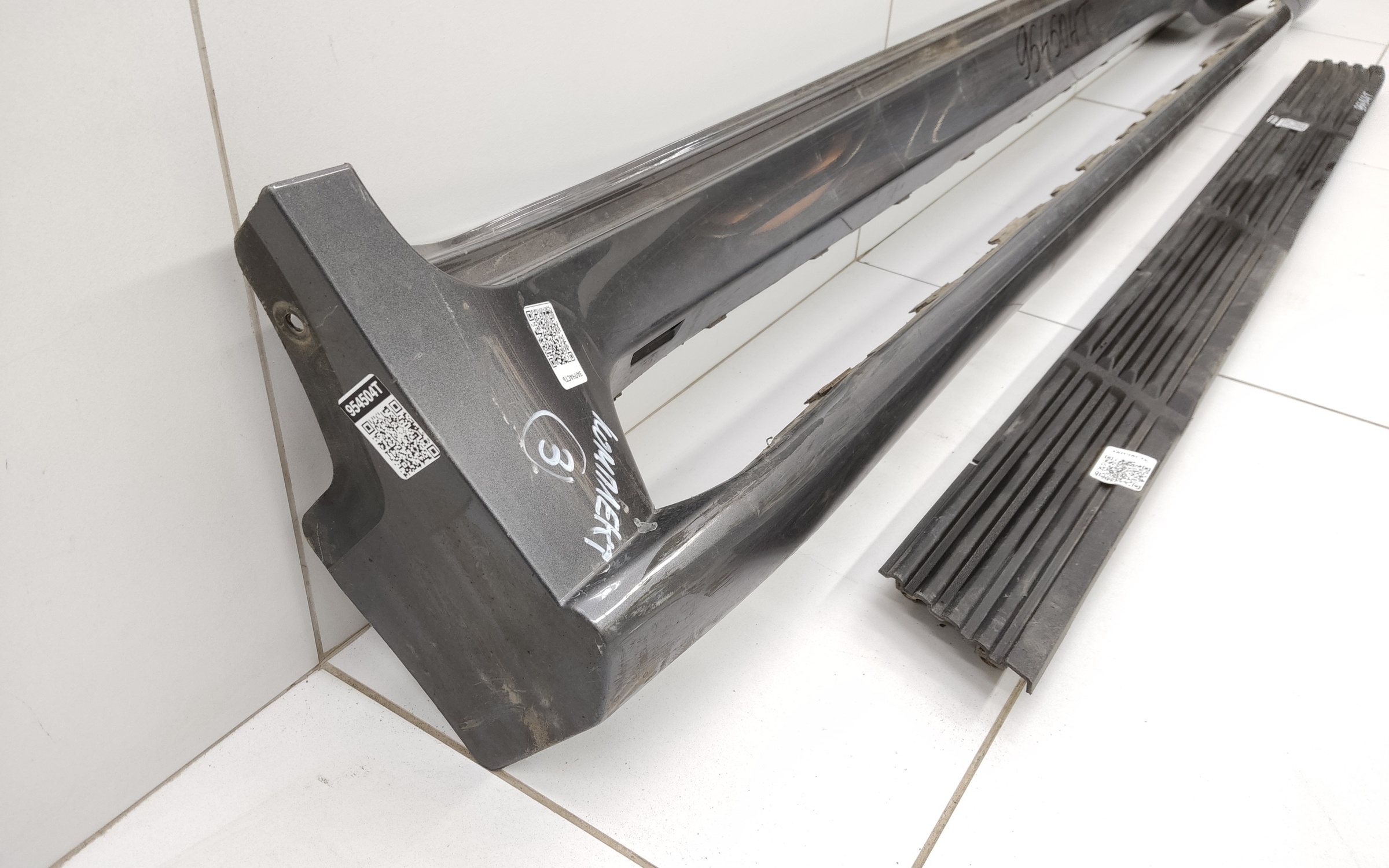 Накладка порога правого Lexus LX 3 Restail 2