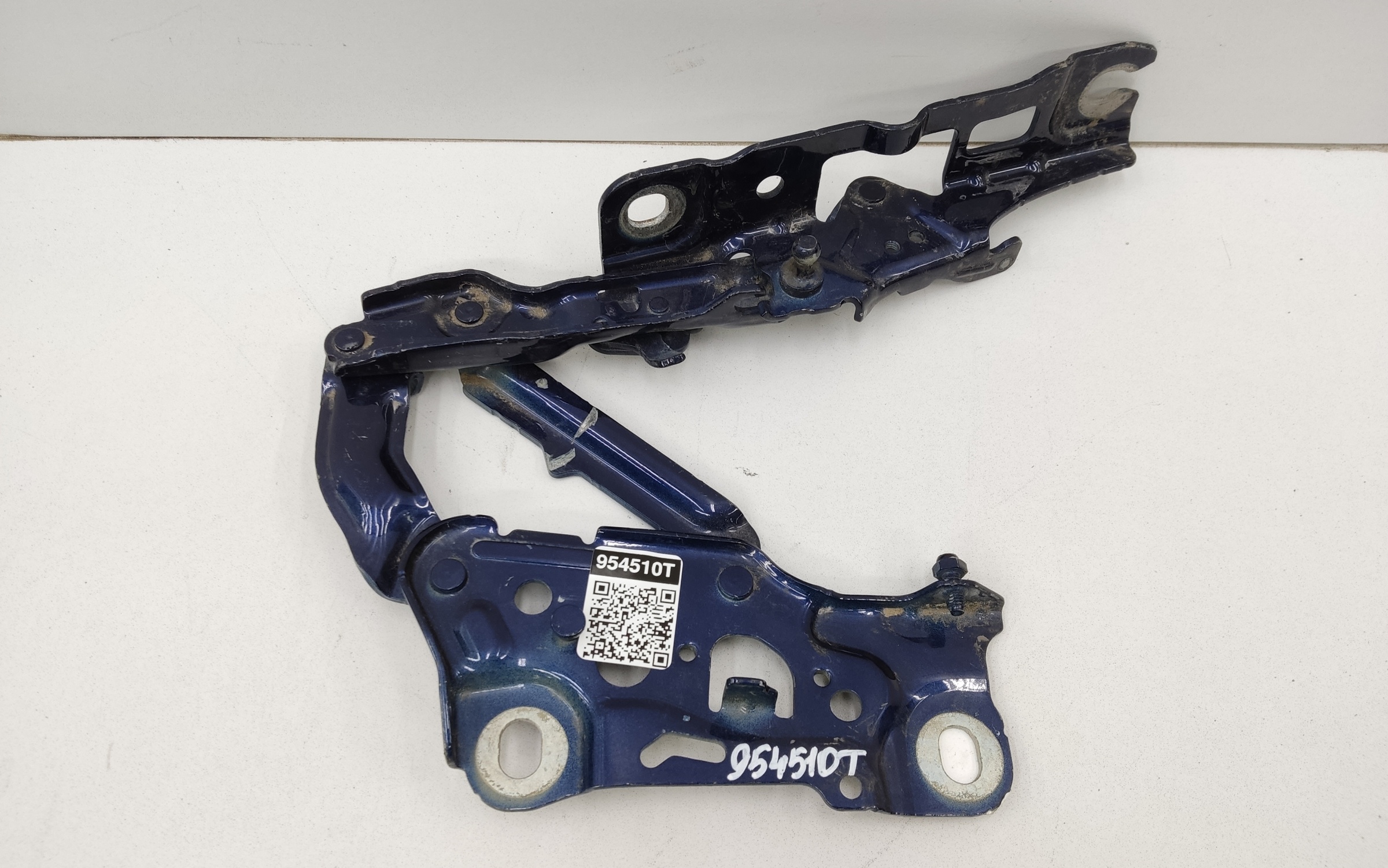 Петля капота левая BMW 5er G30