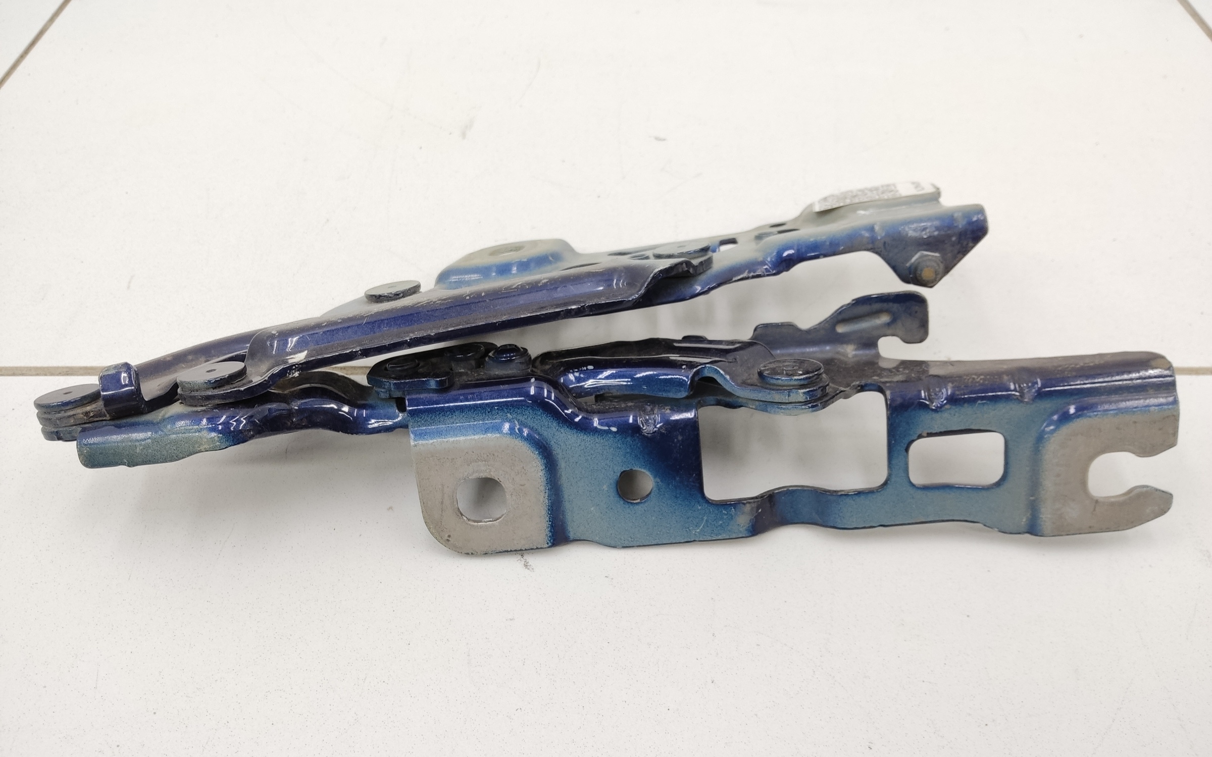 Петля капота левая BMW 5er G30