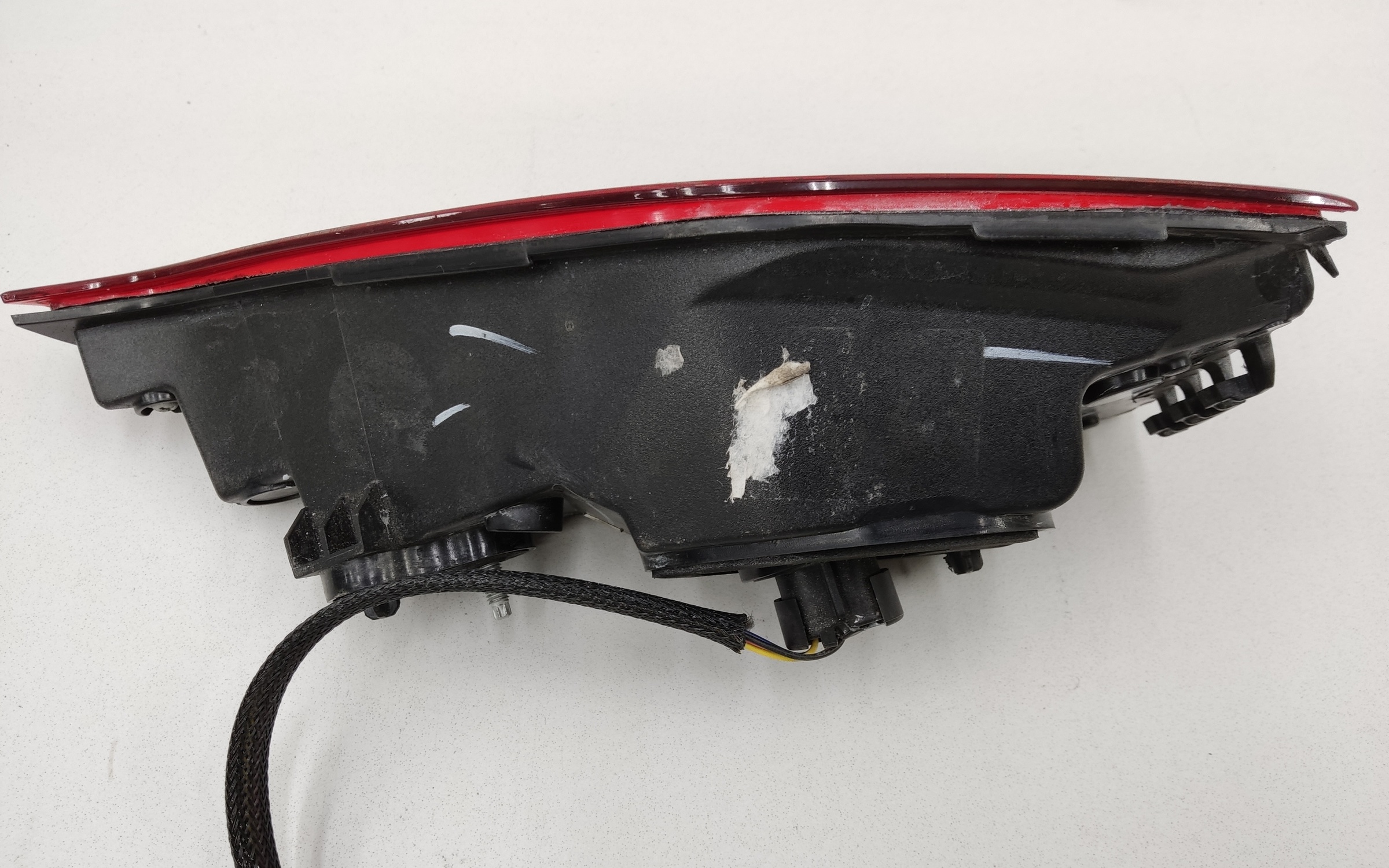 Фонарь задний правый внутренний Geely Tugella LED