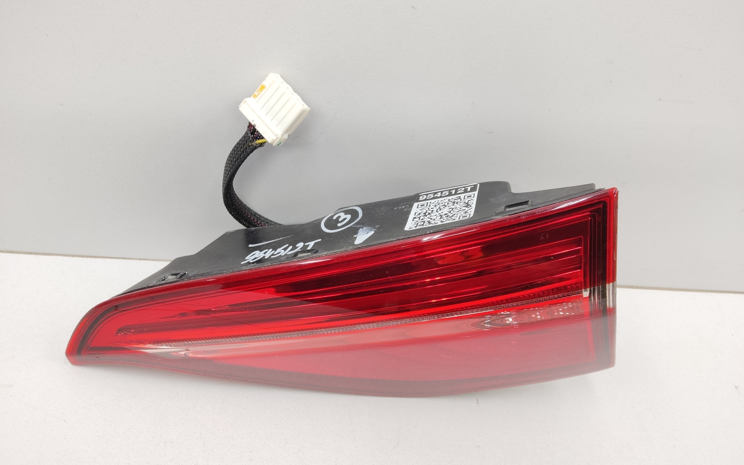 Фонарь задний правый внутренний Geely Tugella LED