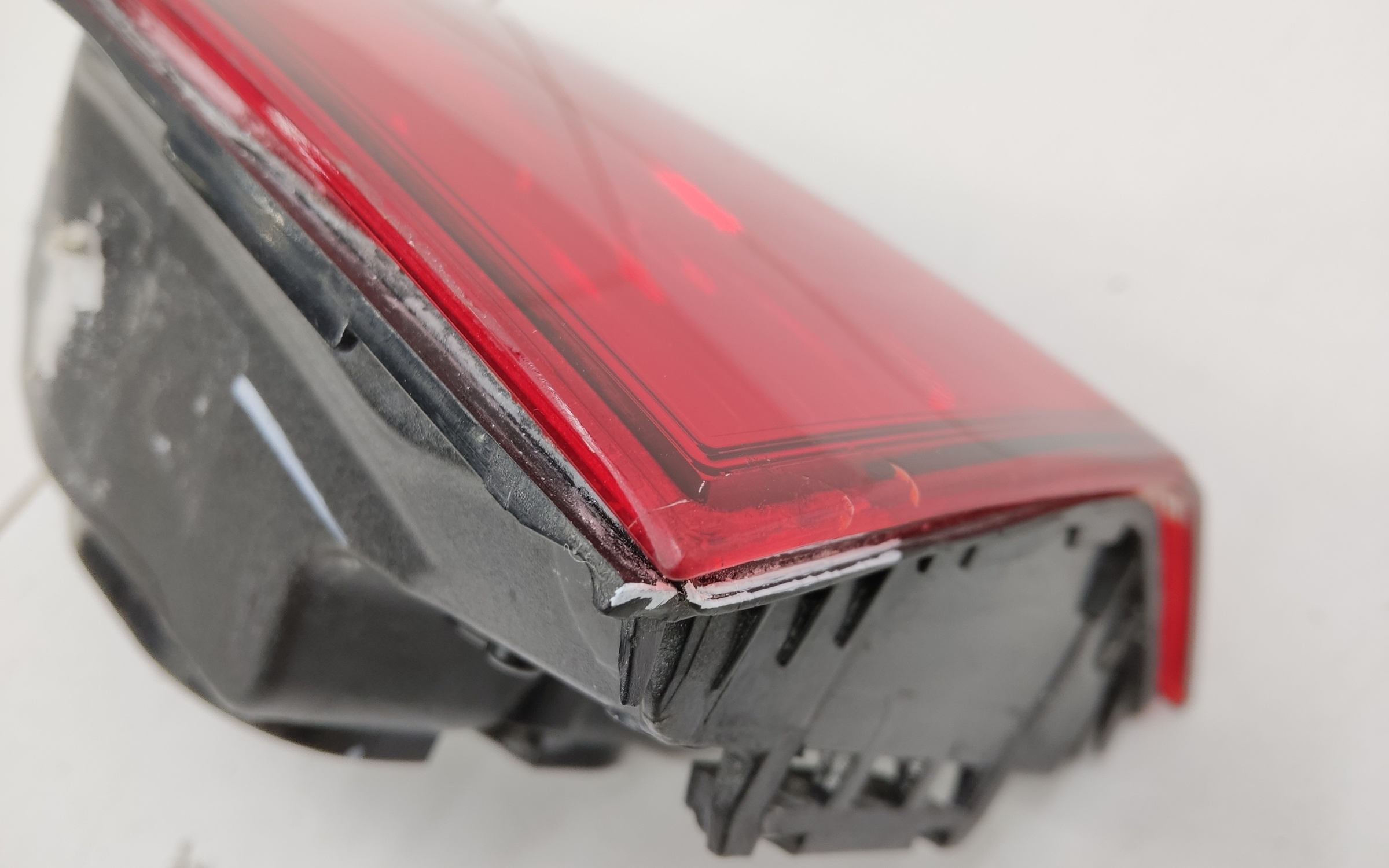 Фонарь задний правый внутренний Geely Tugella LED