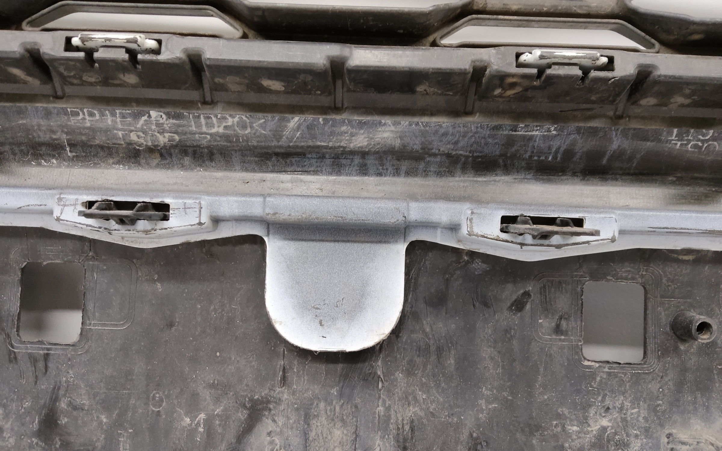 Бампер передний Toyota RAV4 XA50