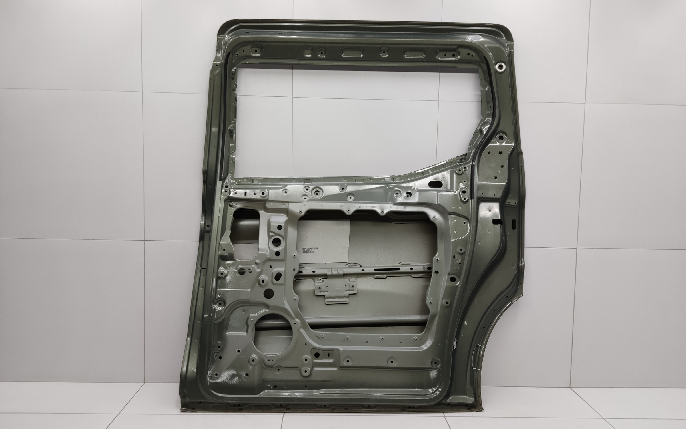 Дверь задняя правая Zeekr 009