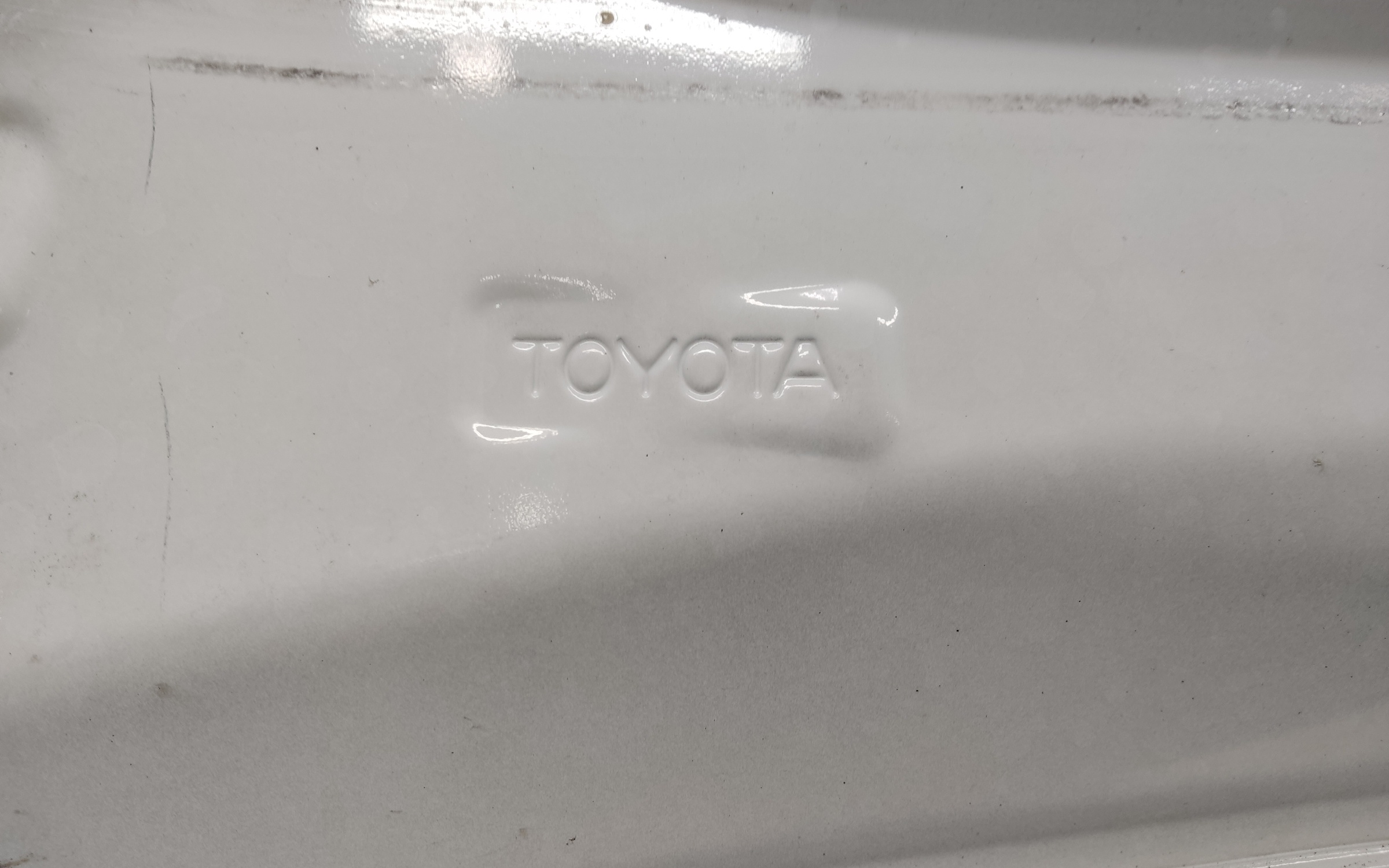 Капот Toyota Fortuner 2