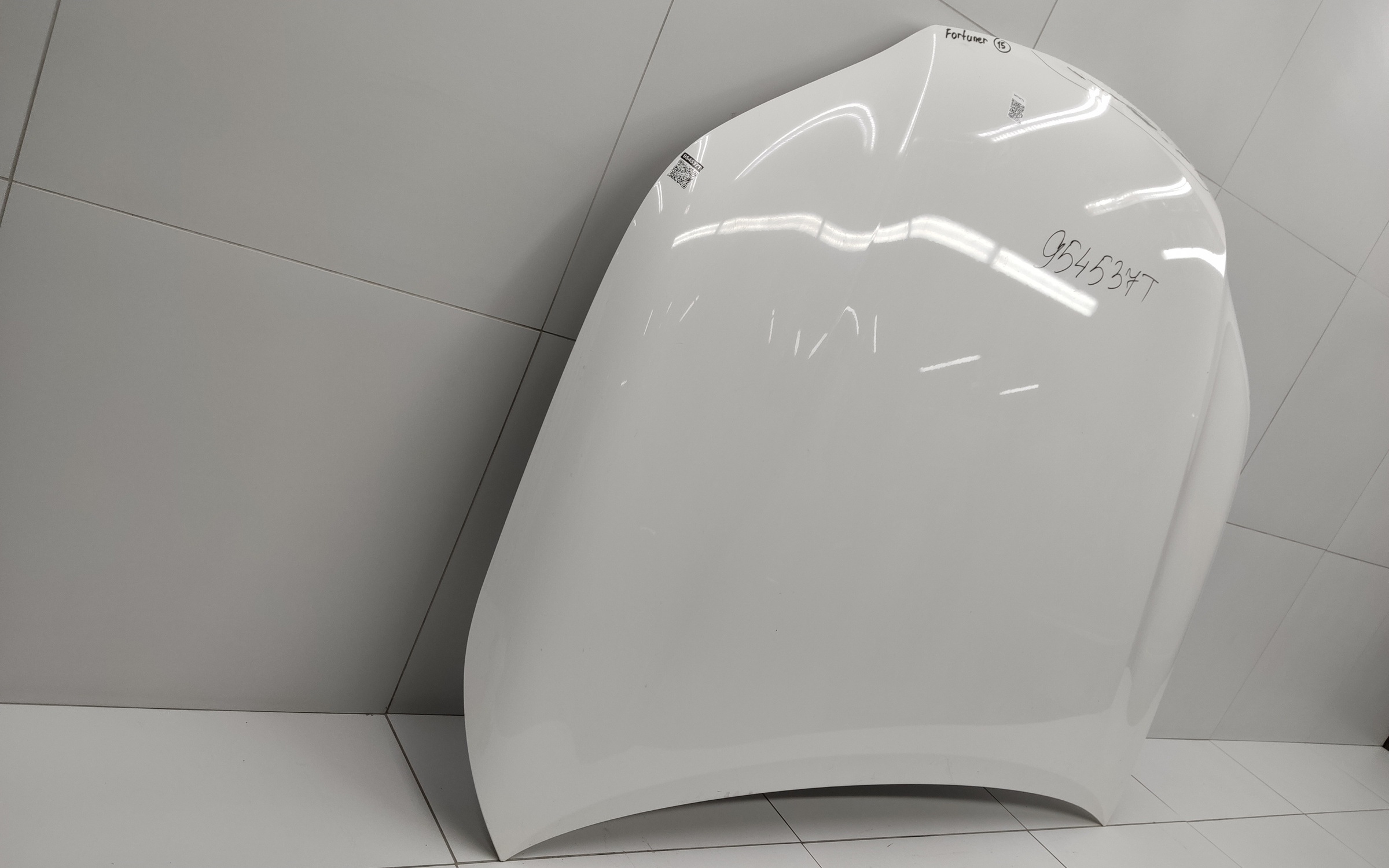 Капот Toyota Fortuner 2