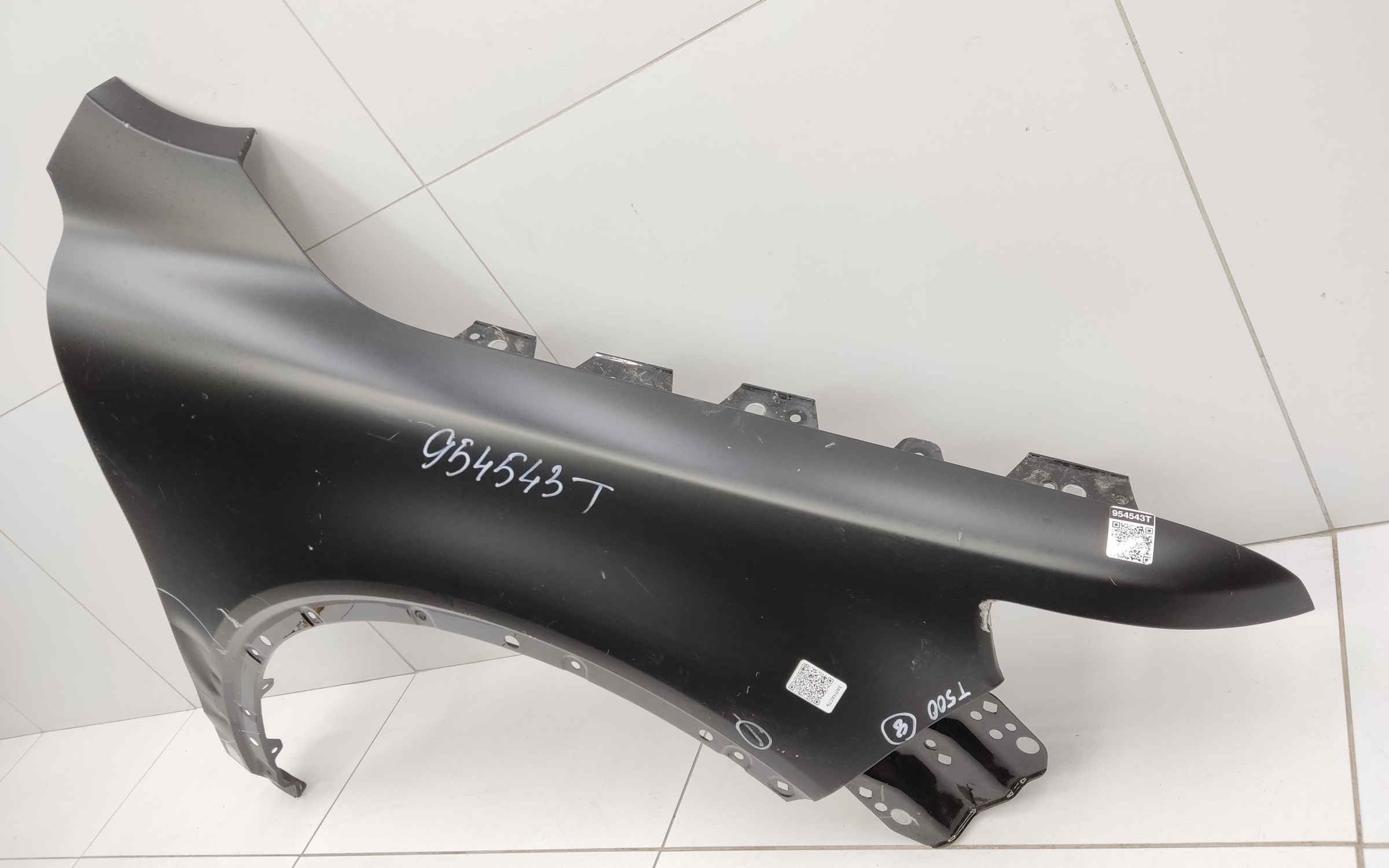 Крыло переднее правое Tank 500