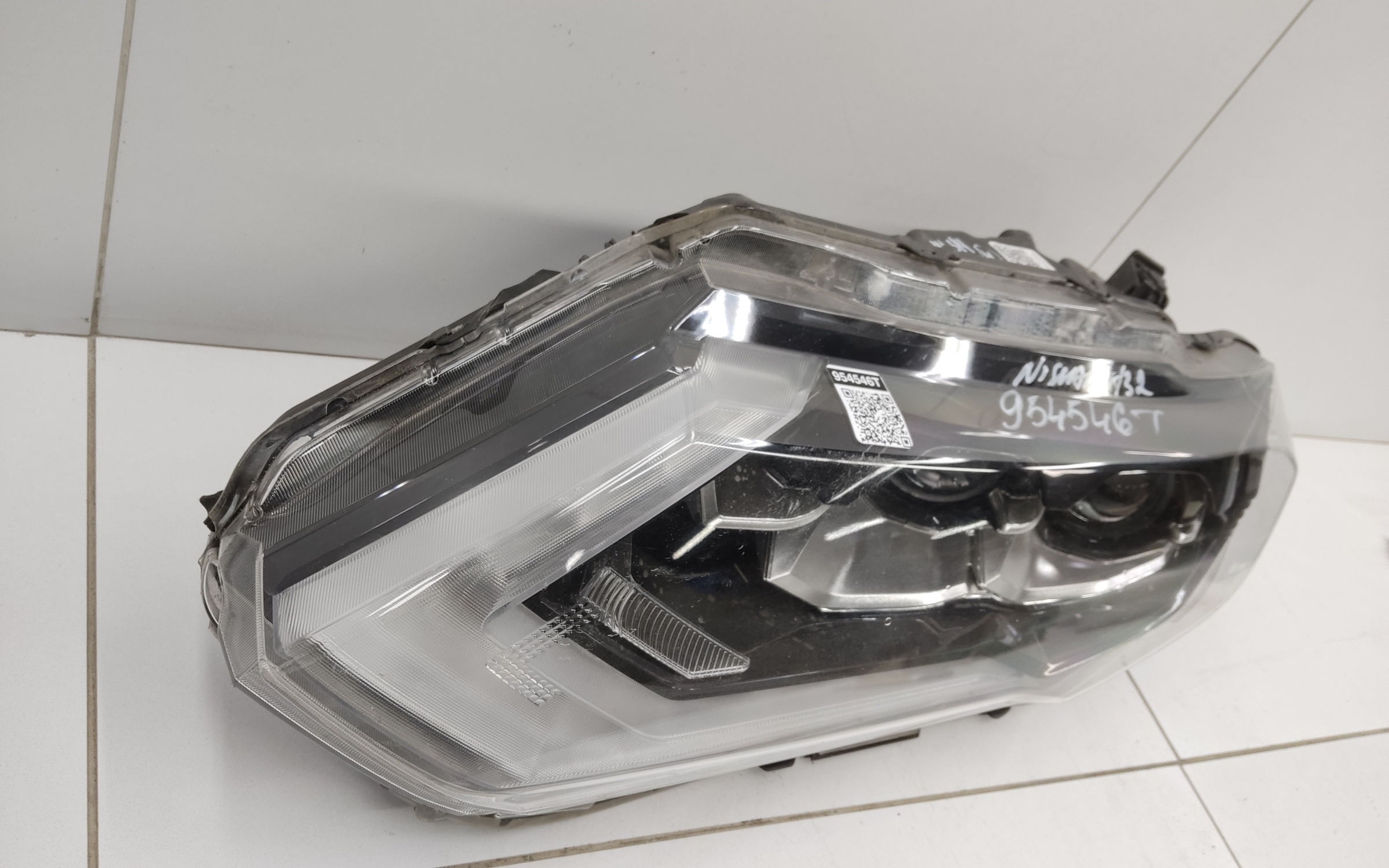 Фара передняя левая Nissan X-Trail T32 Restail LED