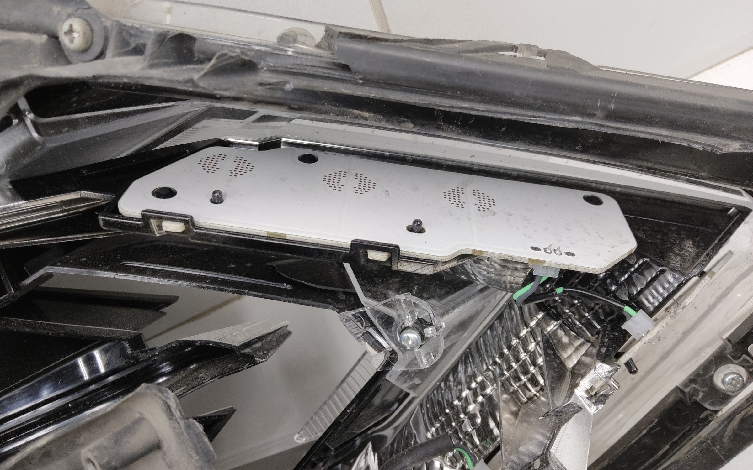 Фара передняя левая Nissan X-Trail T32 Restail LED