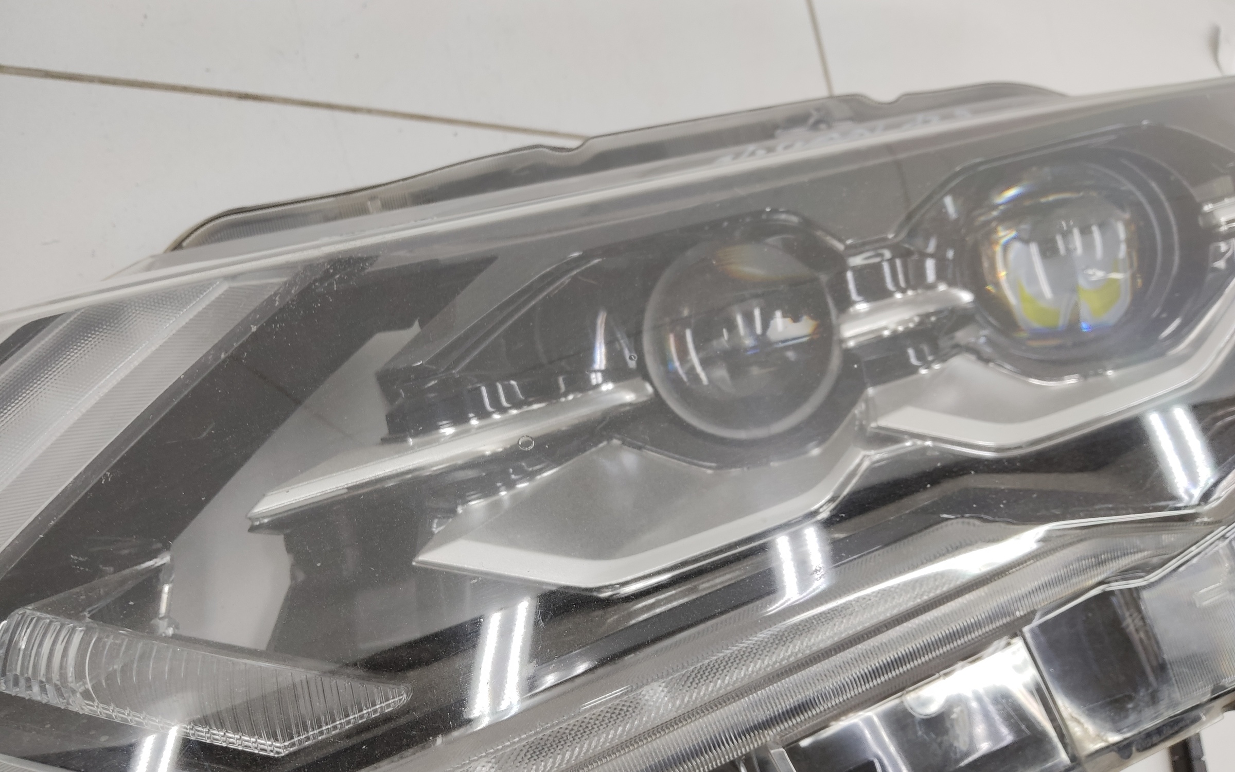 Фара передняя левая Nissan X-Trail T32 Restail LED