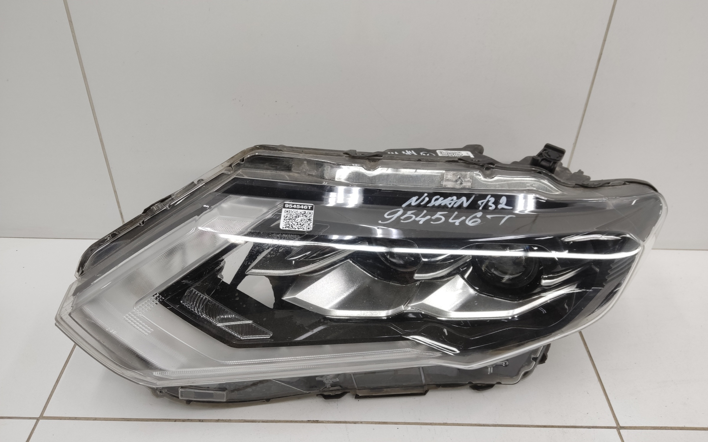Фара передняя левая Nissan X-Trail T32 Restail LED