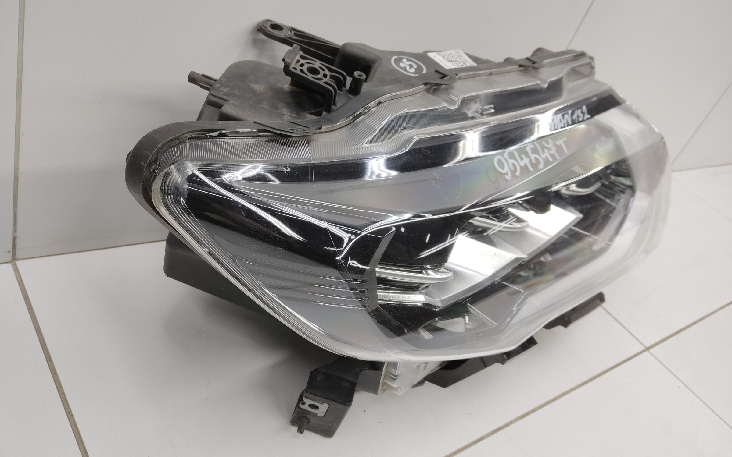 Фара передняя правая Nissan X-Trail T32 Restail LED