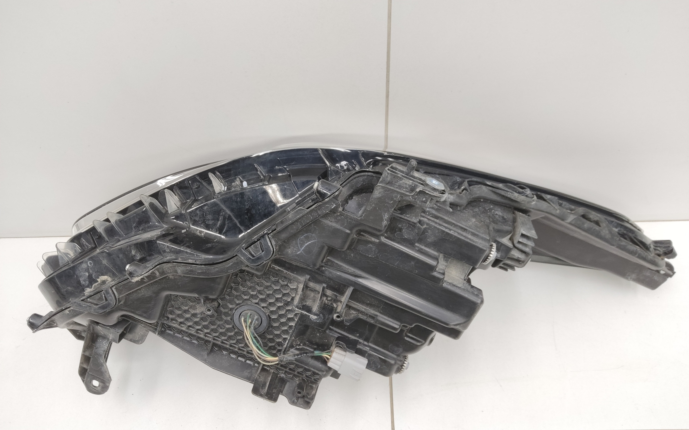 Фара передняя левая Toyota Highlander 4 U70 LED