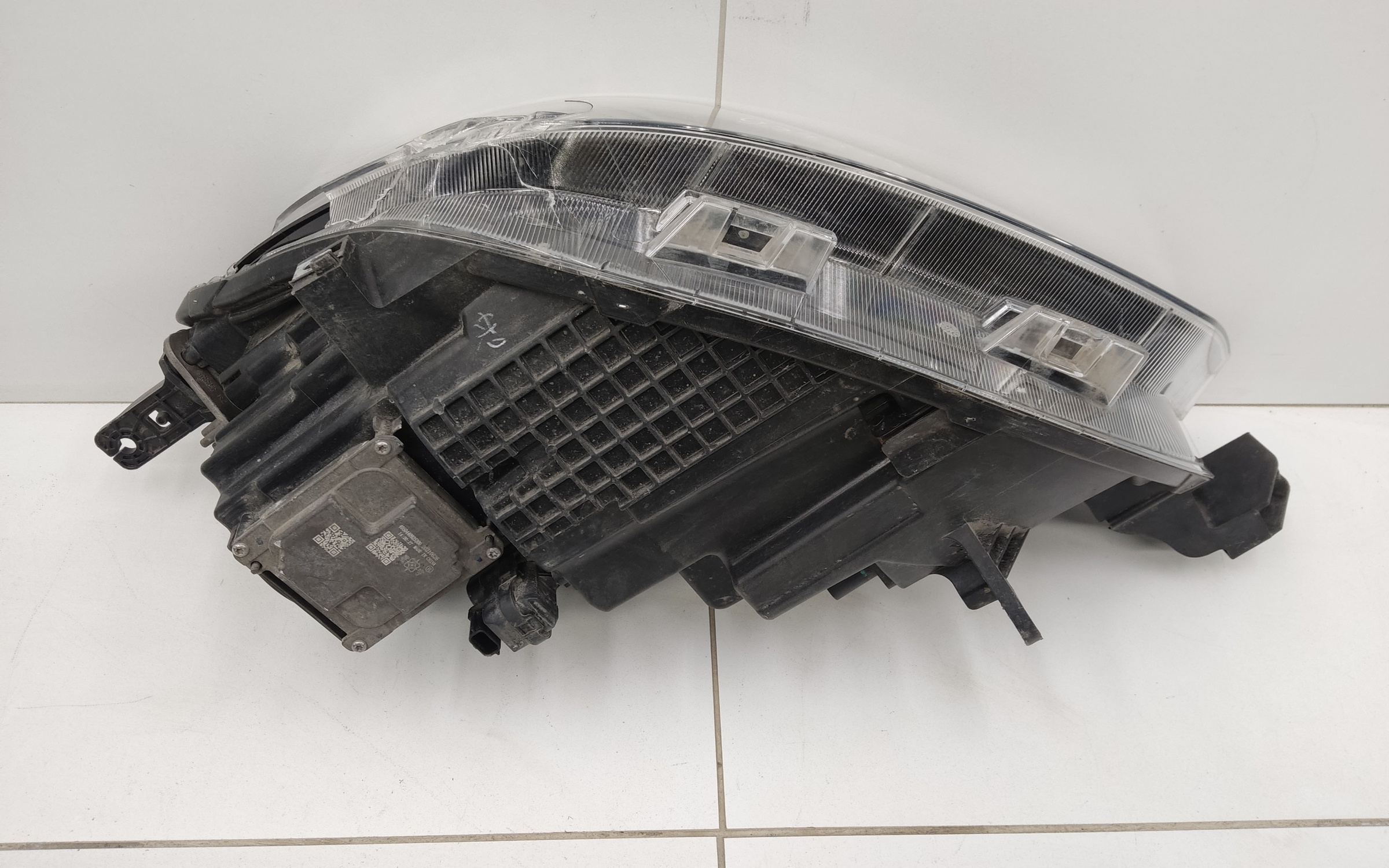 Фара передняя правая Chery Tiggo 8 Pro LED