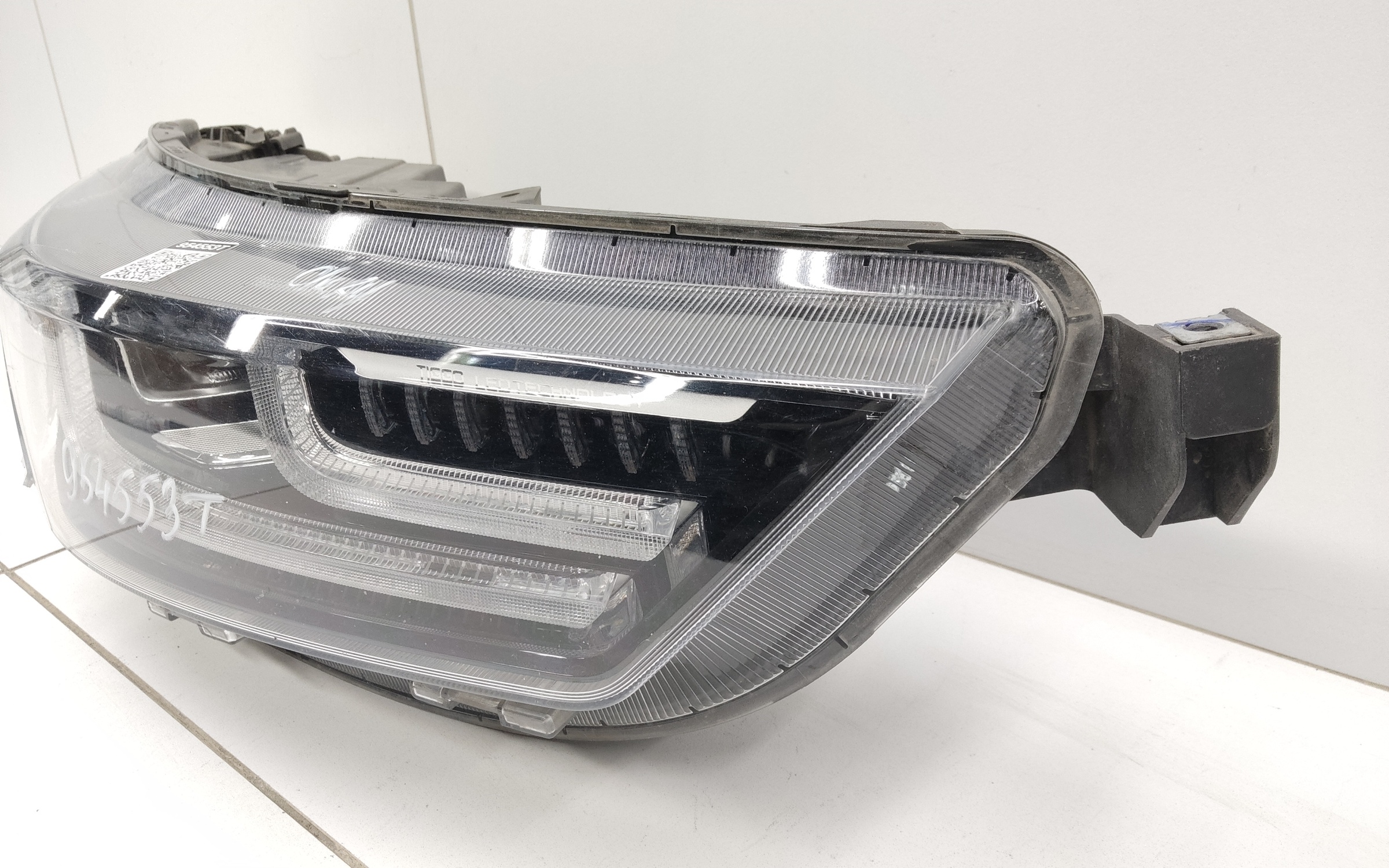 Фара передняя правая Chery Tiggo 8 Pro LED