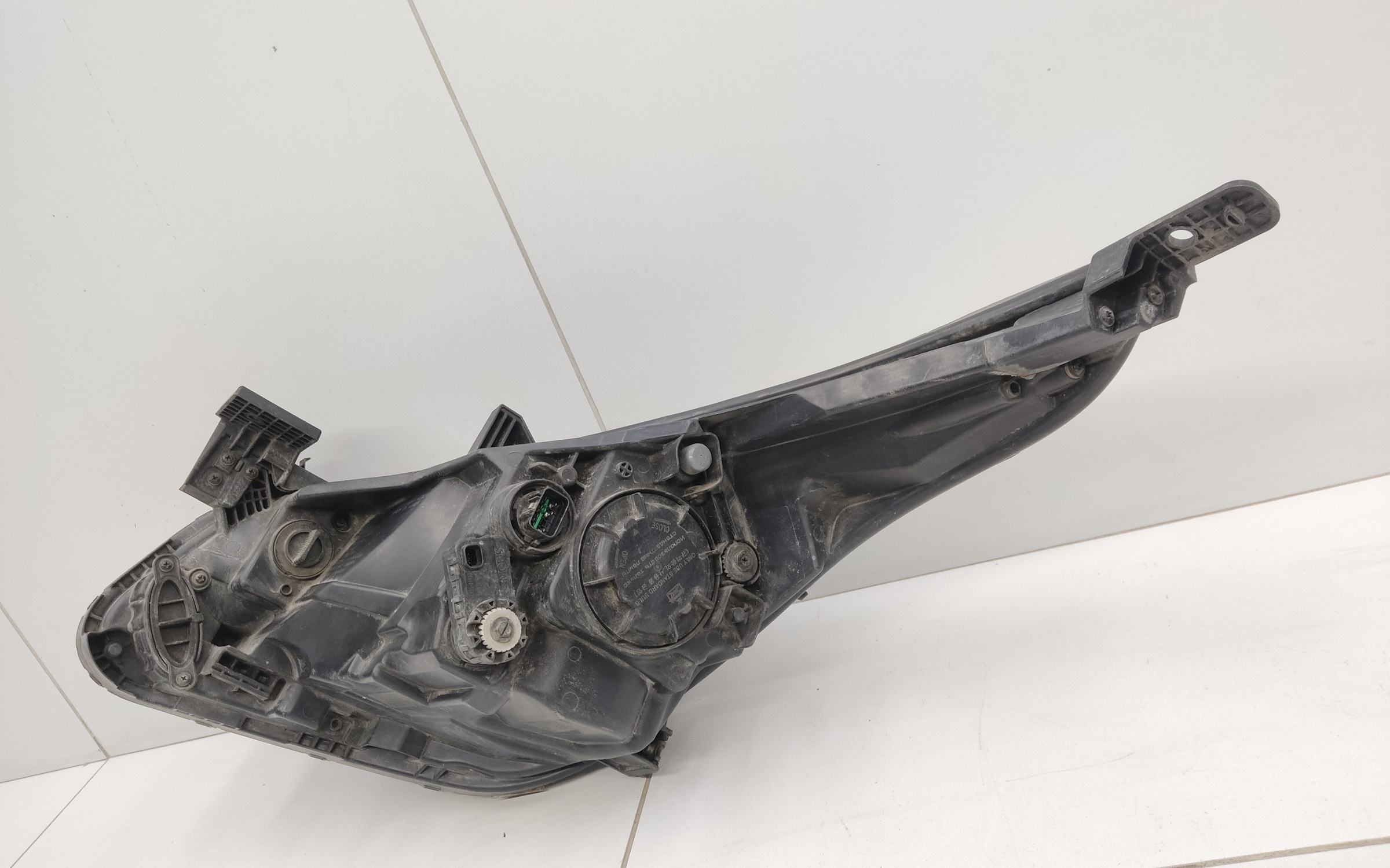 Фара передняя правая Kia Rio 4 галоген