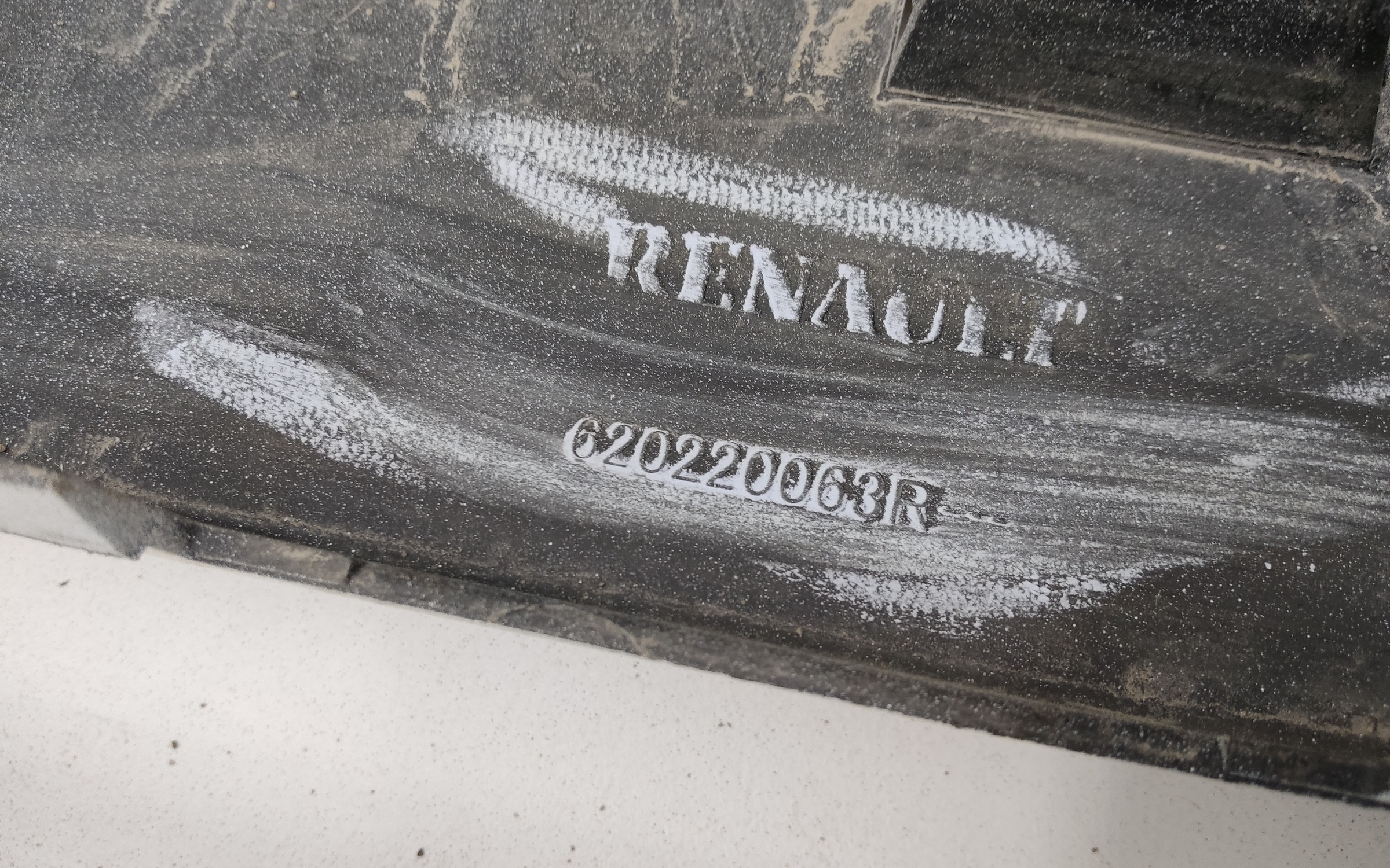 Бампер передний Renault Logan 2 Restail