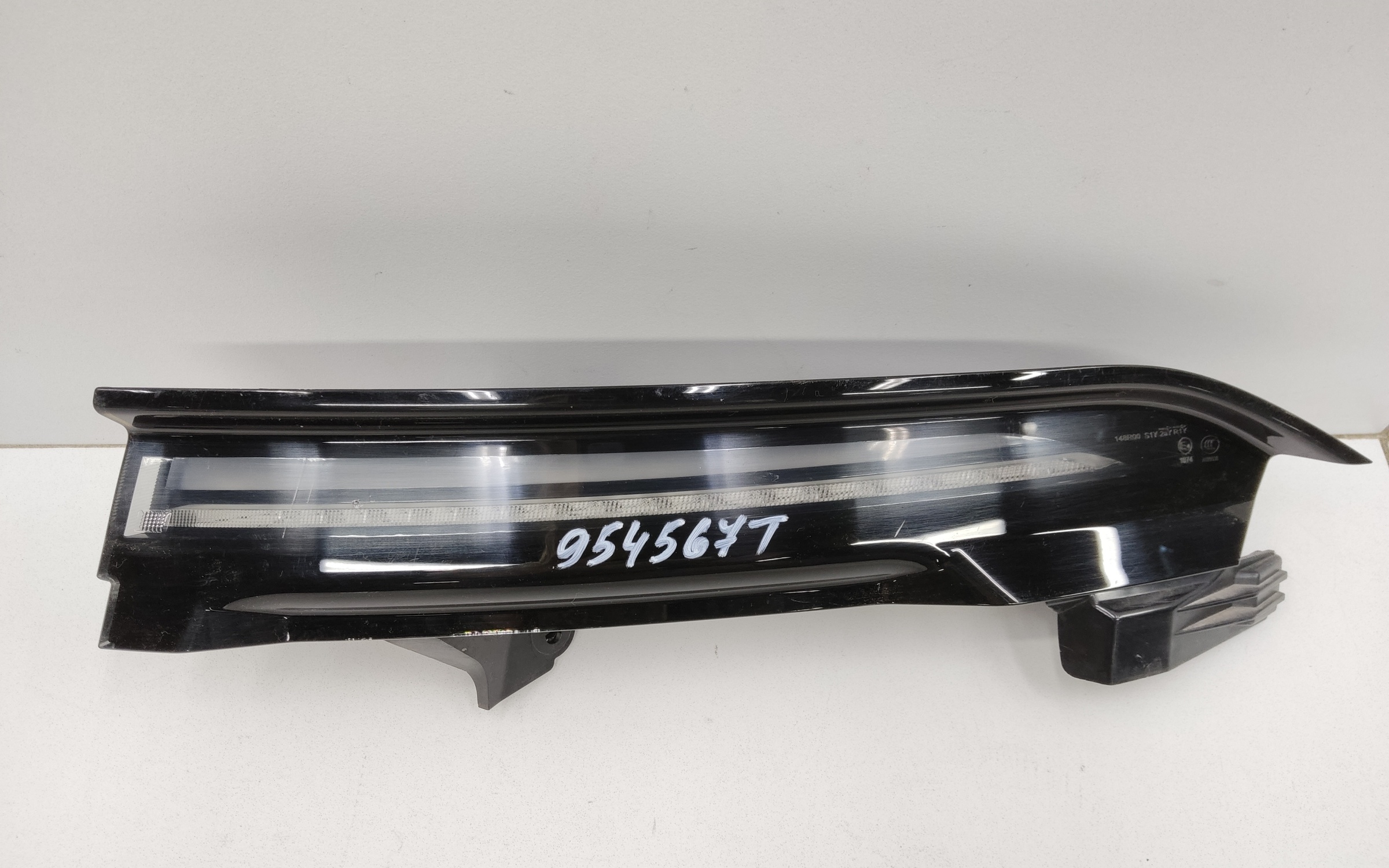 Фонарь задний правый наружный Avatr 11 Restail LED