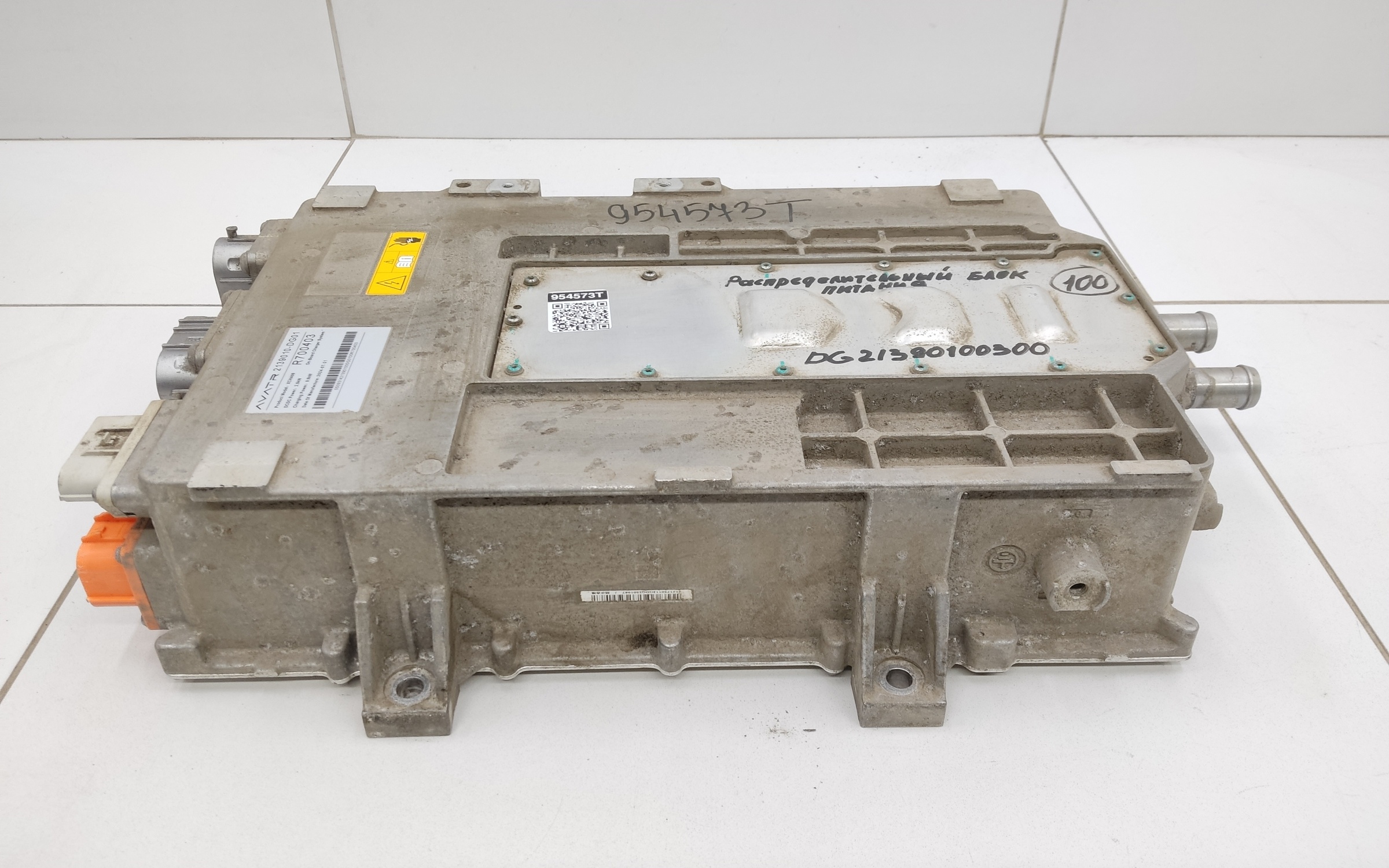 Распределительный блок питания "батарея" Avatr 11 Restail