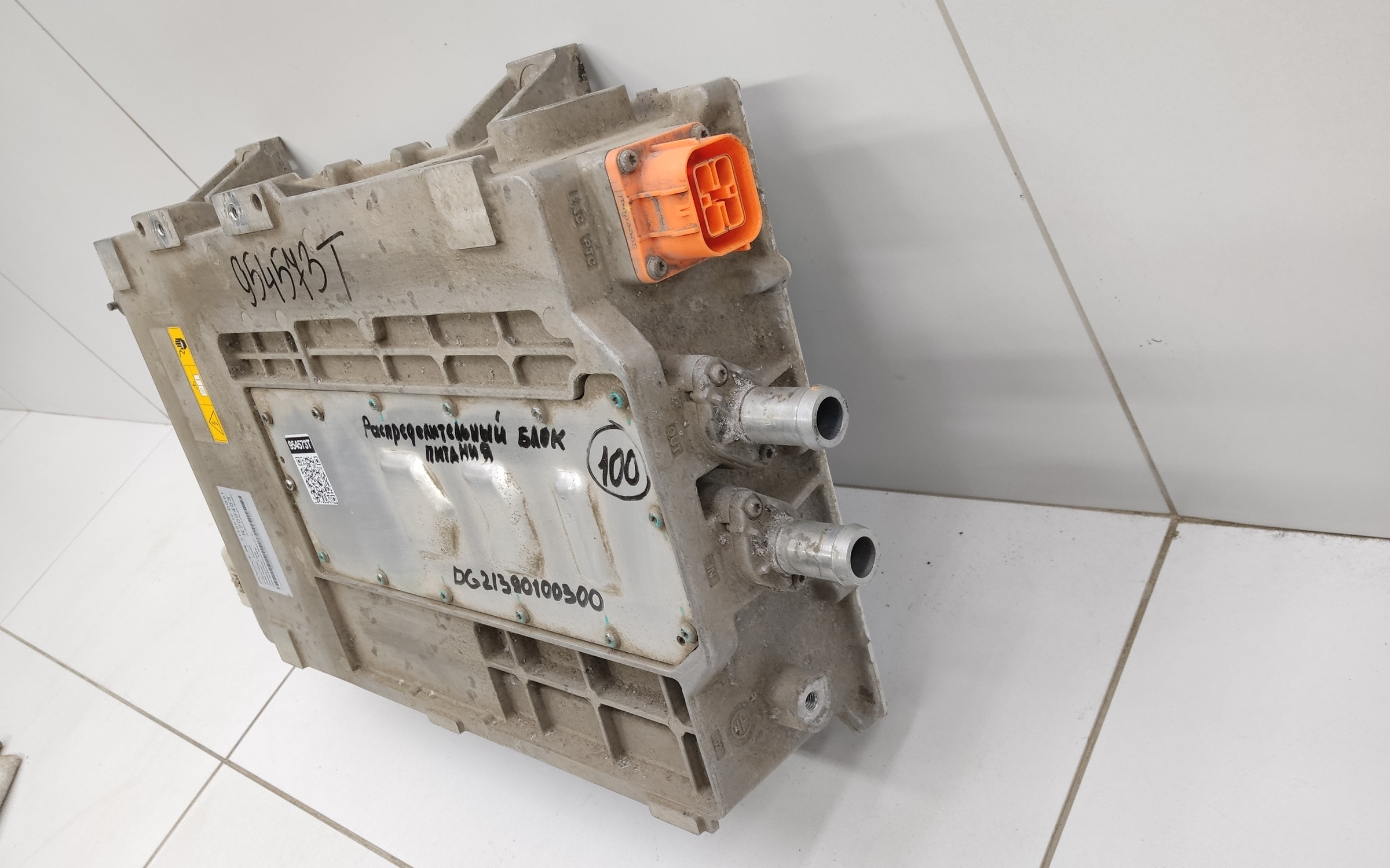 Распределительный блок питания "батарея" Avatr 11 Restail