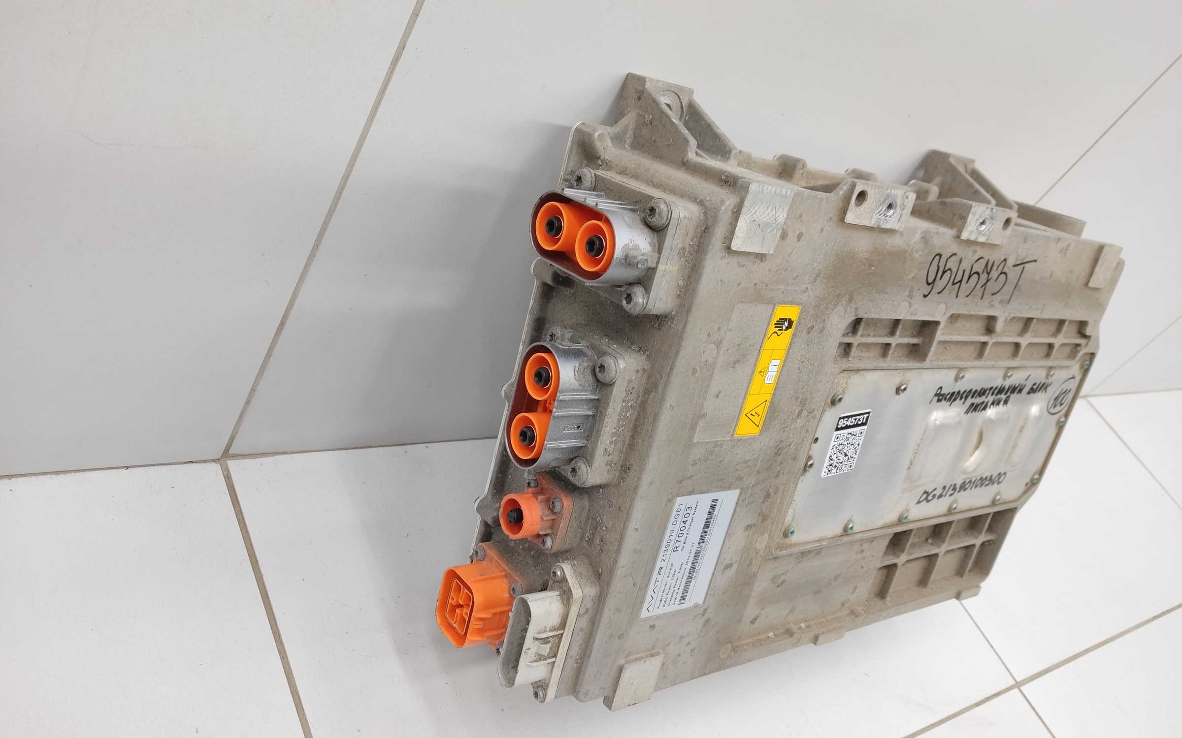 Распределительный блок питания "батарея" Avatr 11 Restail