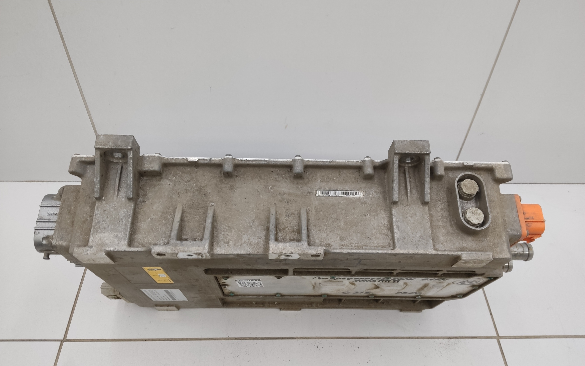 Распределительный блок питания "батарея" Avatr 11 Restail