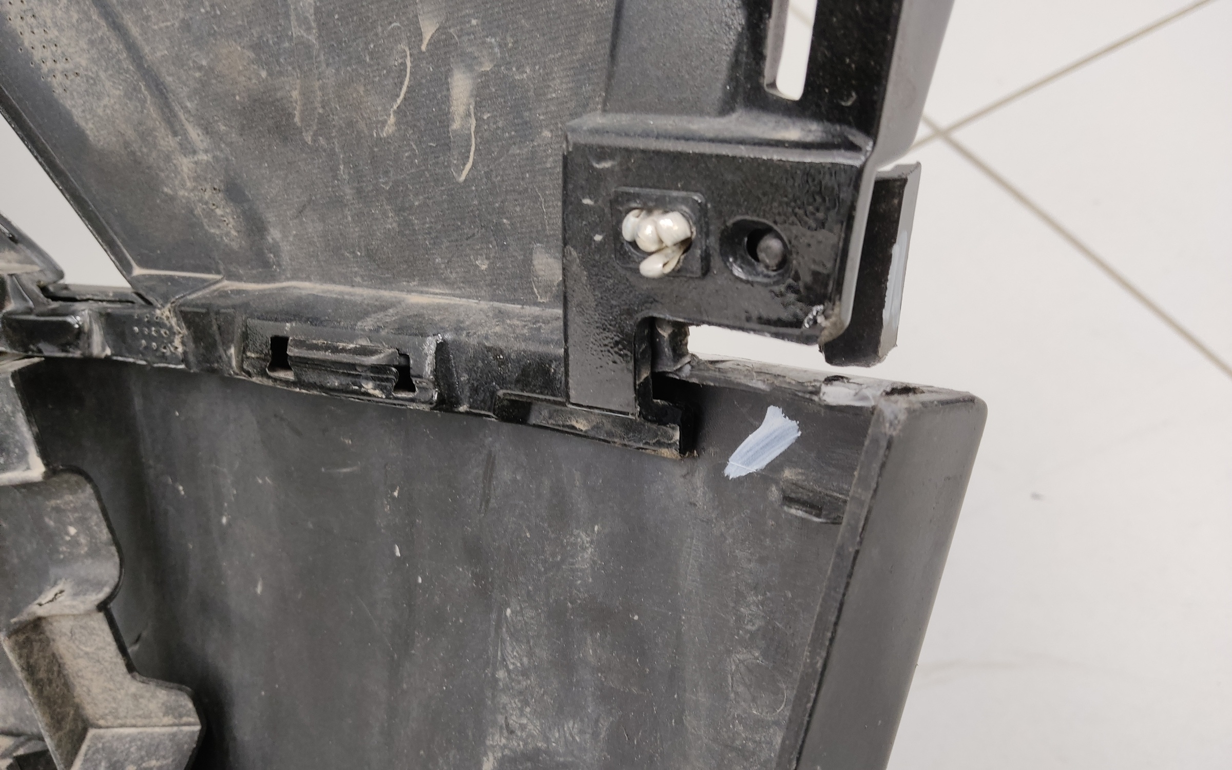 Бампер задний Avatr 11 Restail