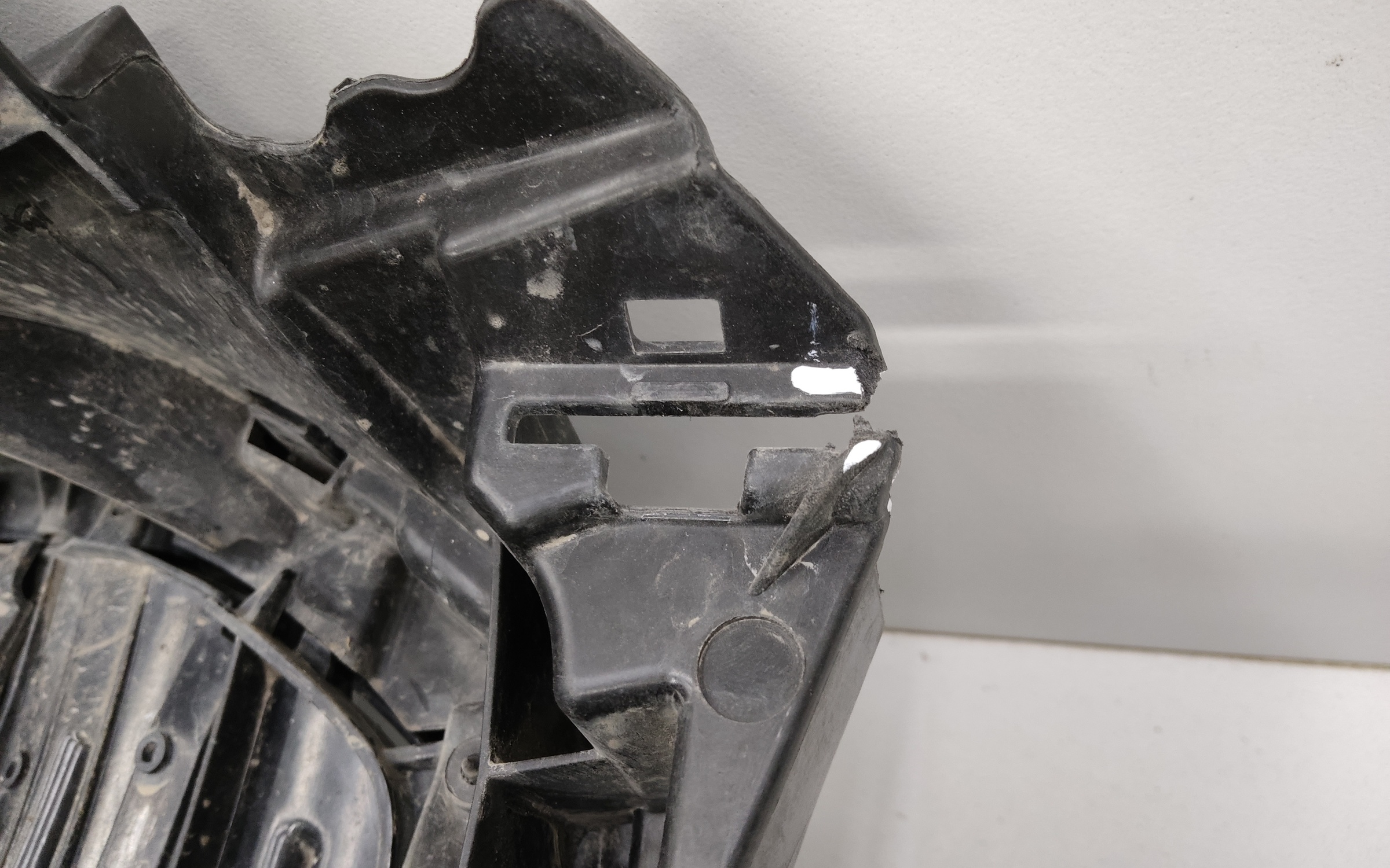 Жалюзи решетки радиатора BMW X5 G05 с двойными хром полосками