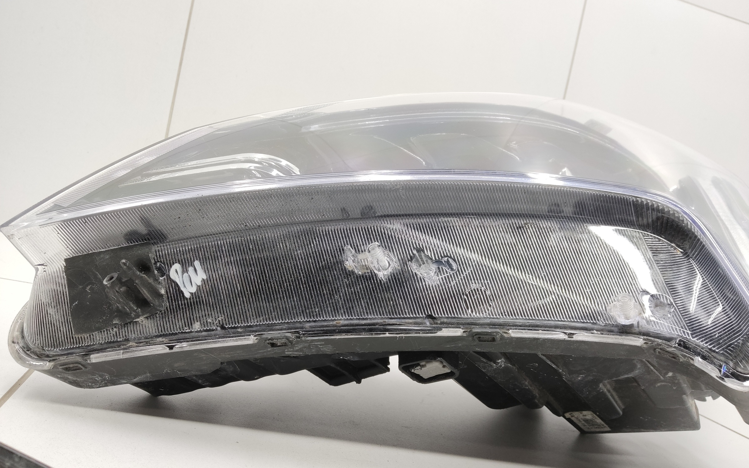 Фара передняя левая Kia Rio 4 Restail LED