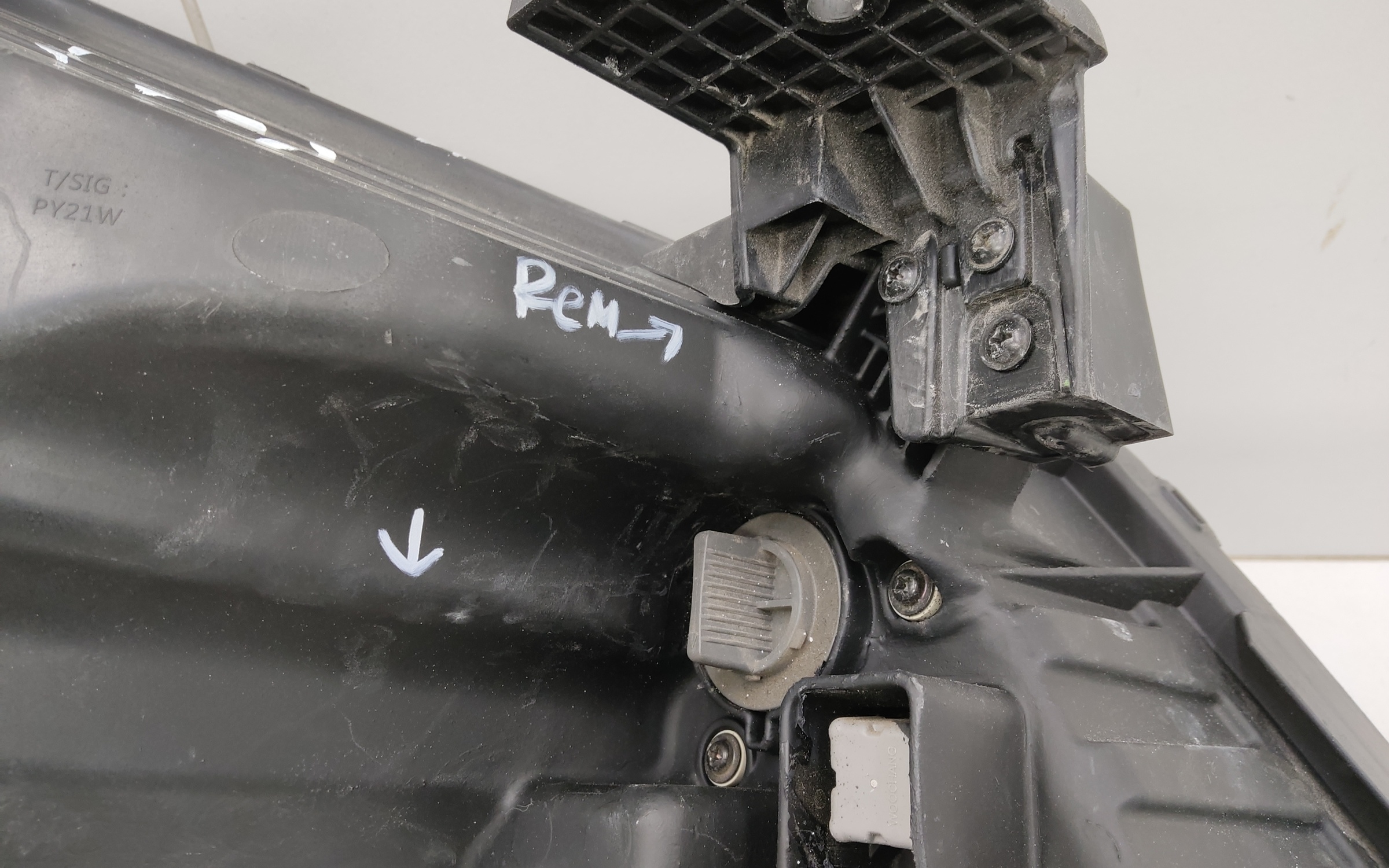 Фара передняя левая Kia Rio 4 Restail LED