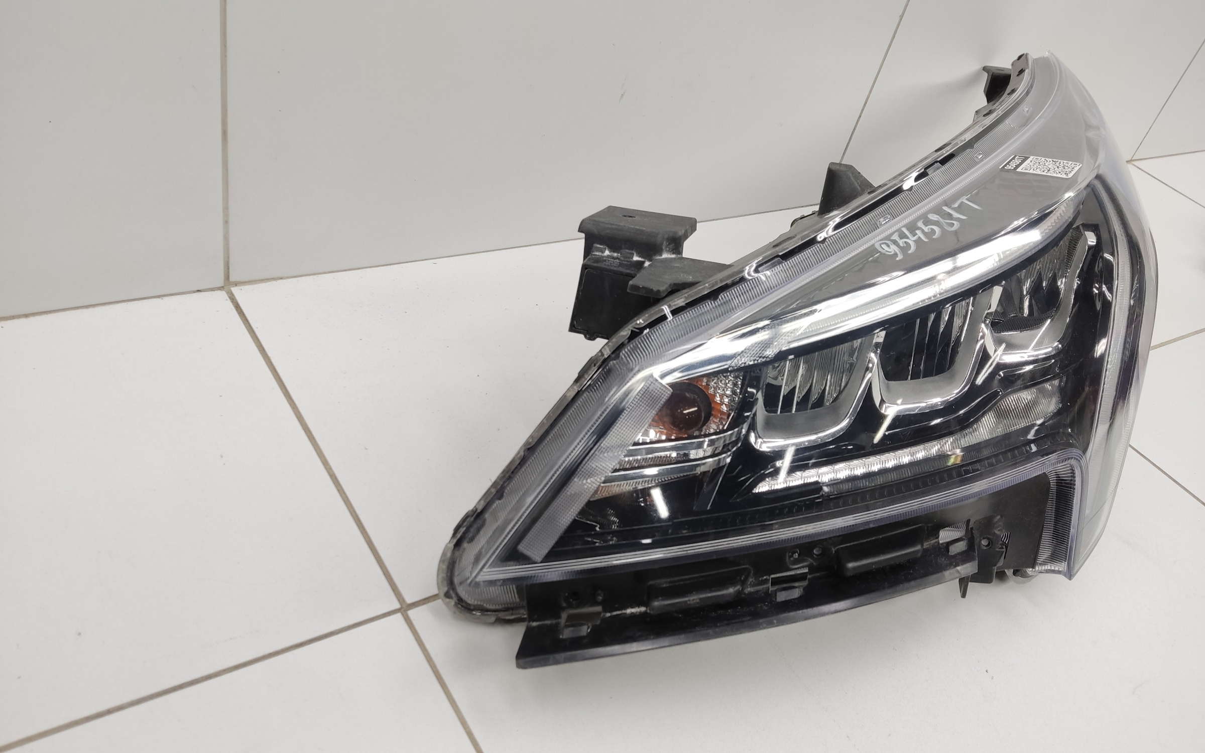 Фара передняя левая Kia Rio 4 Restail LED