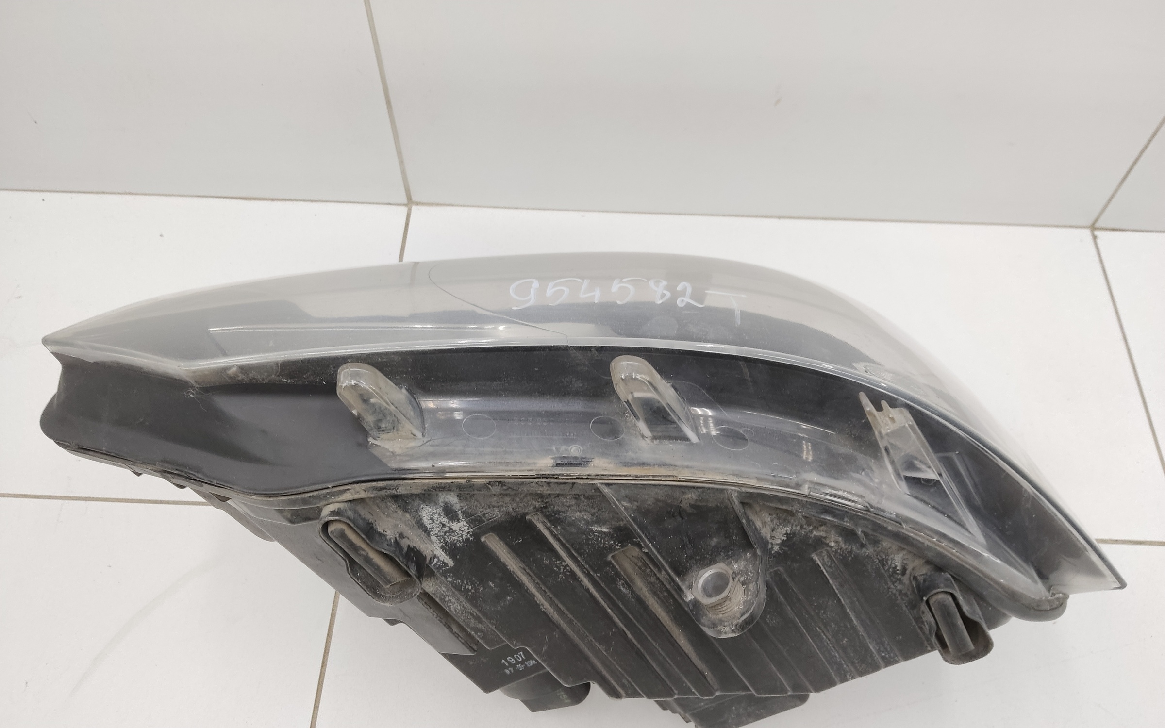 Фара передняя левая Volkswagen Transporter T5 Restail галоген