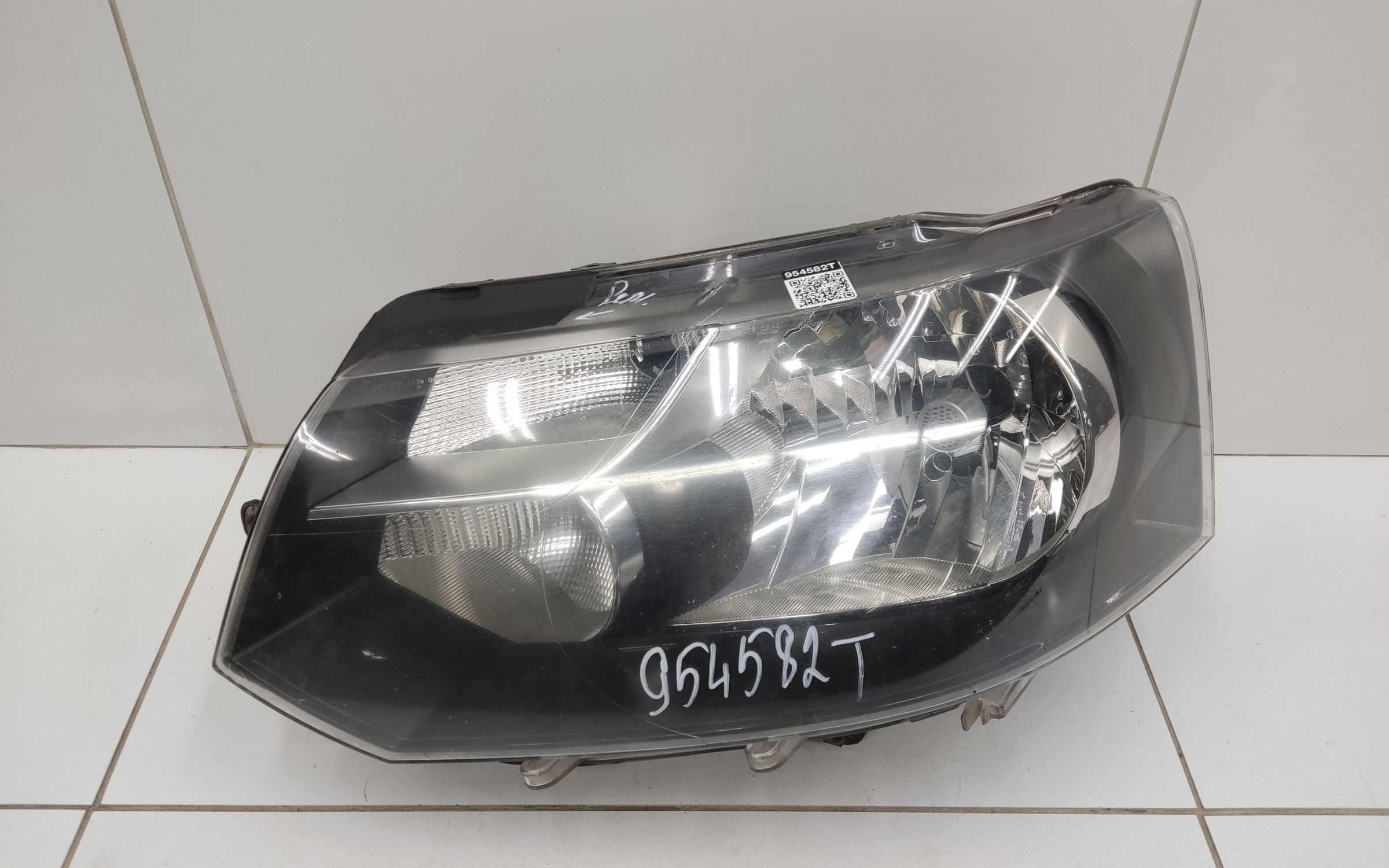 Фара передняя левая Volkswagen Transporter T5 Restail галоген