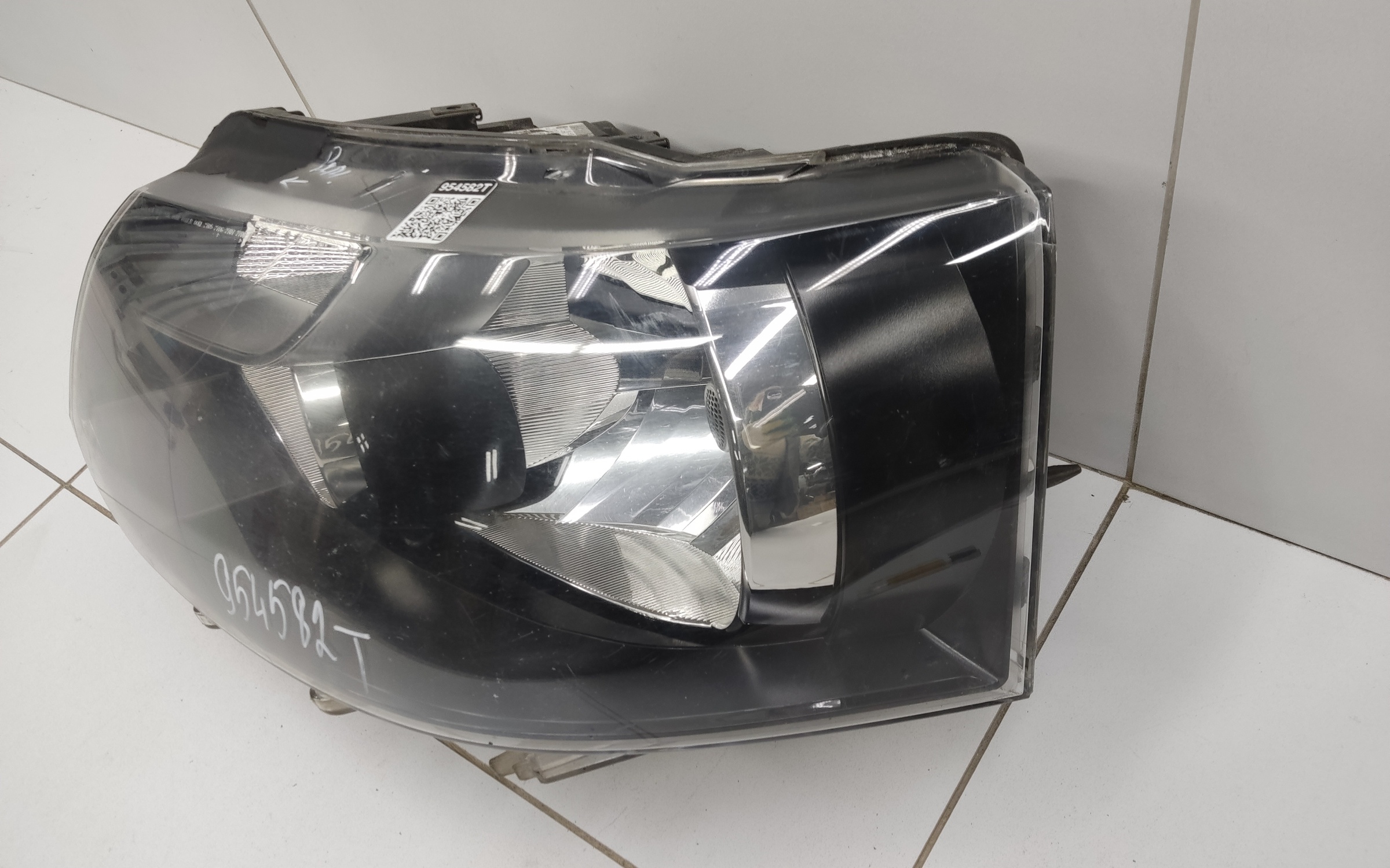 Фара передняя левая Volkswagen Transporter T5 Restail галоген