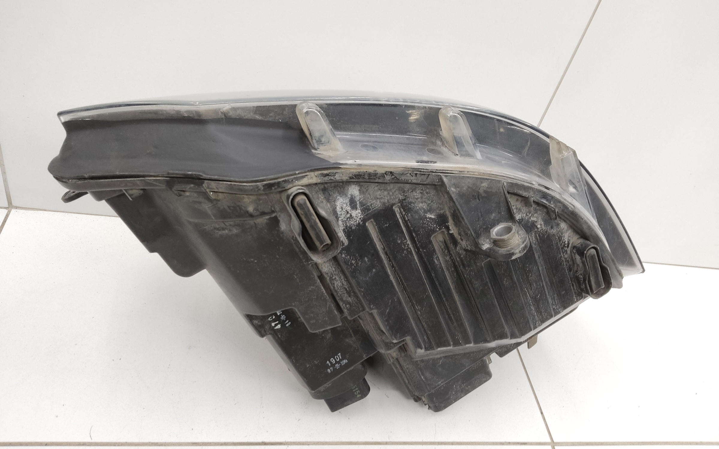 Фара передняя левая Volkswagen Transporter T5 Restail галоген