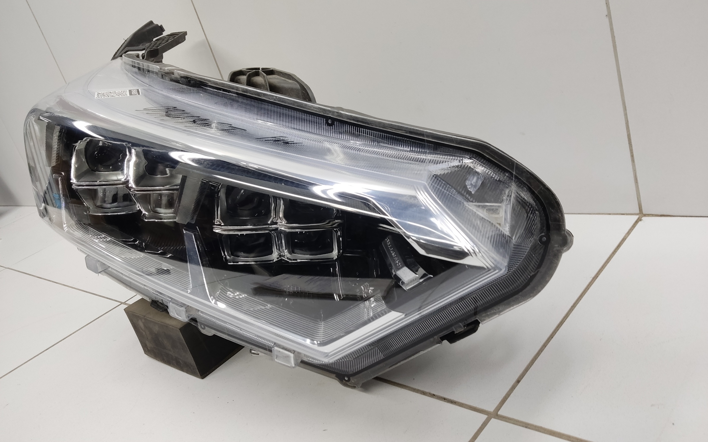 Фара передняя правая Faw Bestune T77 LED